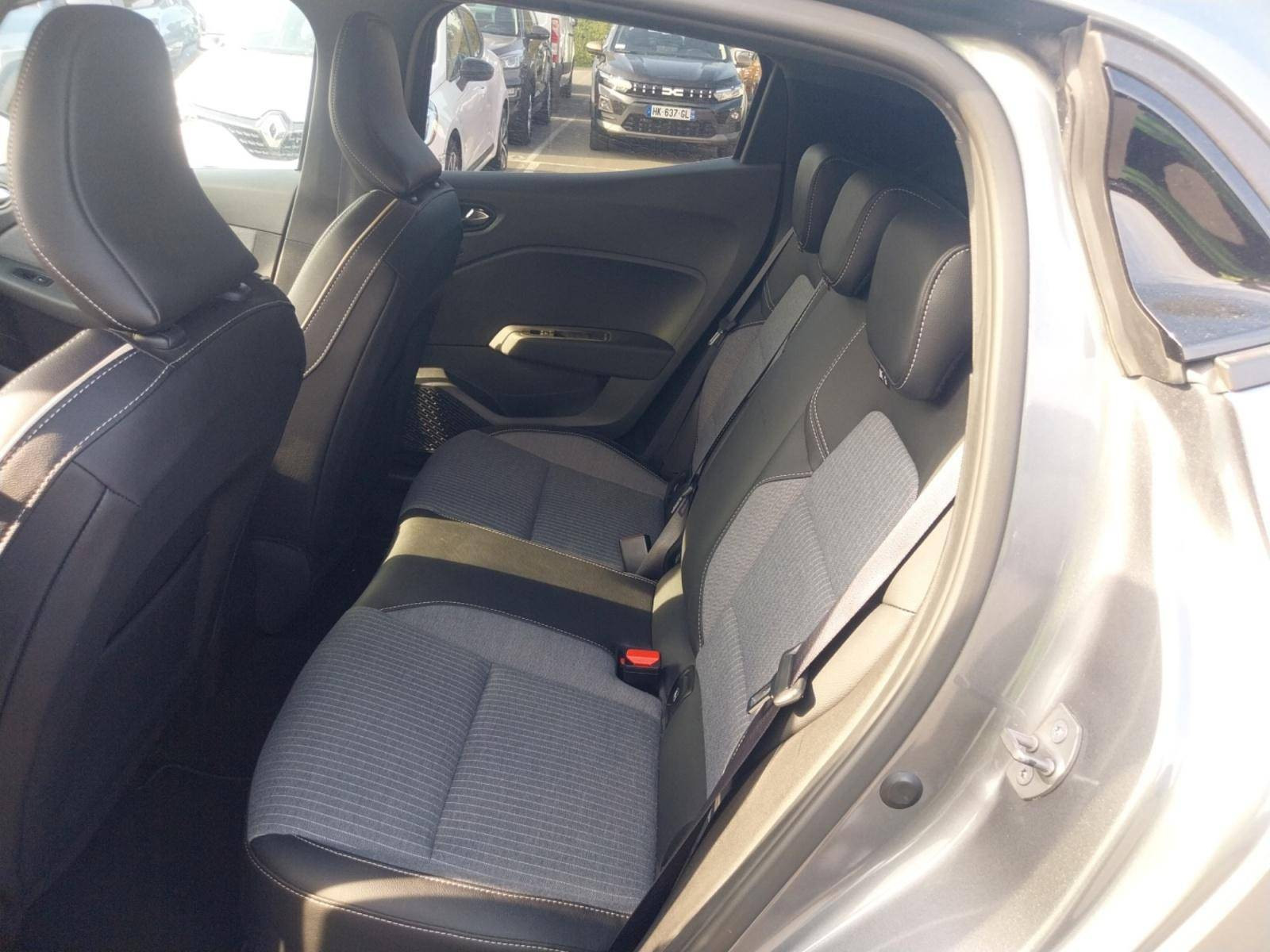 Vente en ligne Renault Clio 5 Clio TCe 90 au prix de 15 890 €