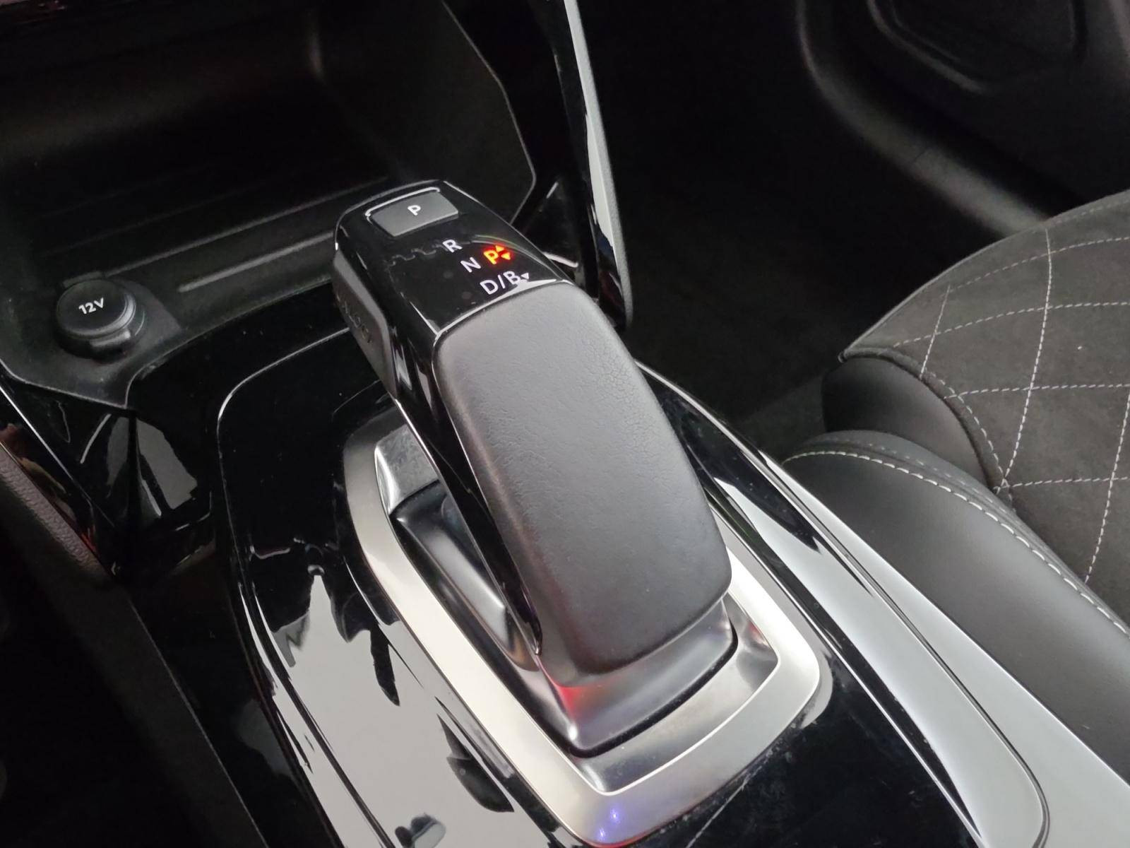 Vente en ligne Peugeot E-208  50 kWh 136ch au prix de 16 490 €
