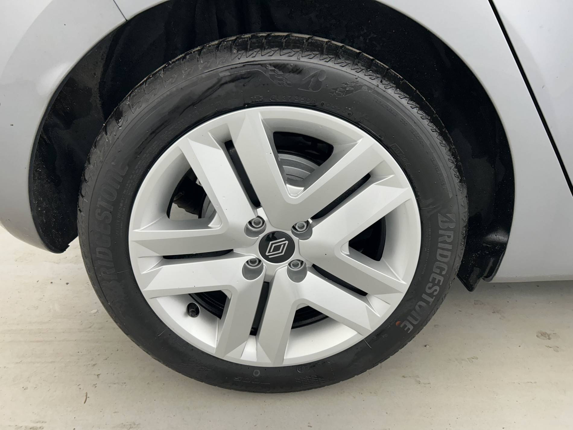 Vente en ligne Renault Clio 5 Clio E-Tech full hybrid 145 ch GSR2 au prix de 19 990 €