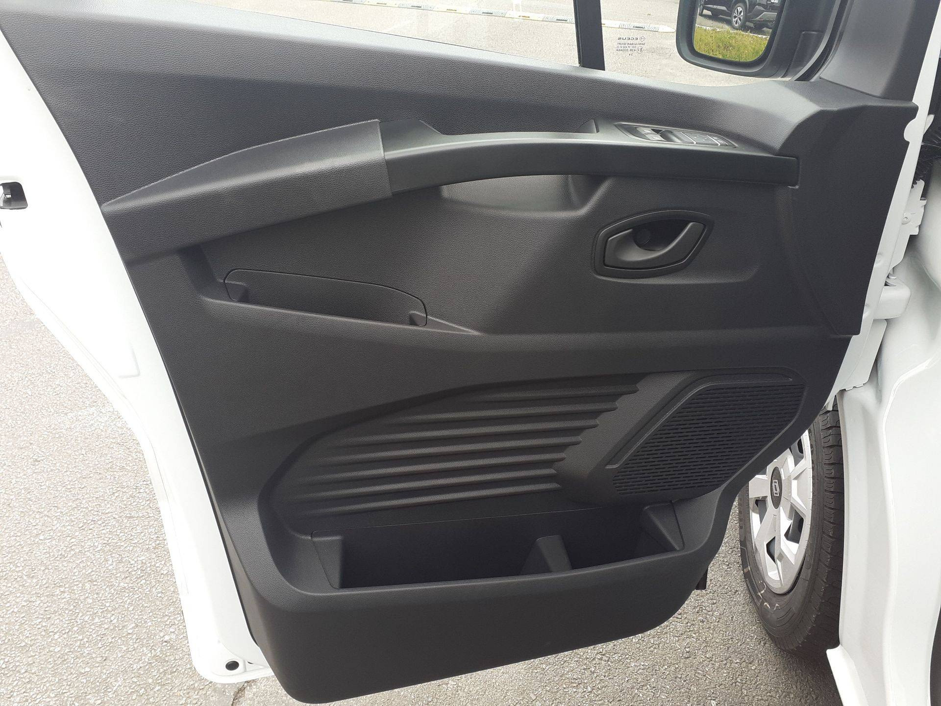 Vente en ligne Renault Trafic Van E-Tech TRAFIC E-TECH ELECTRIQUE FGN L1H1 3T AC22 au prix de 40 224 €