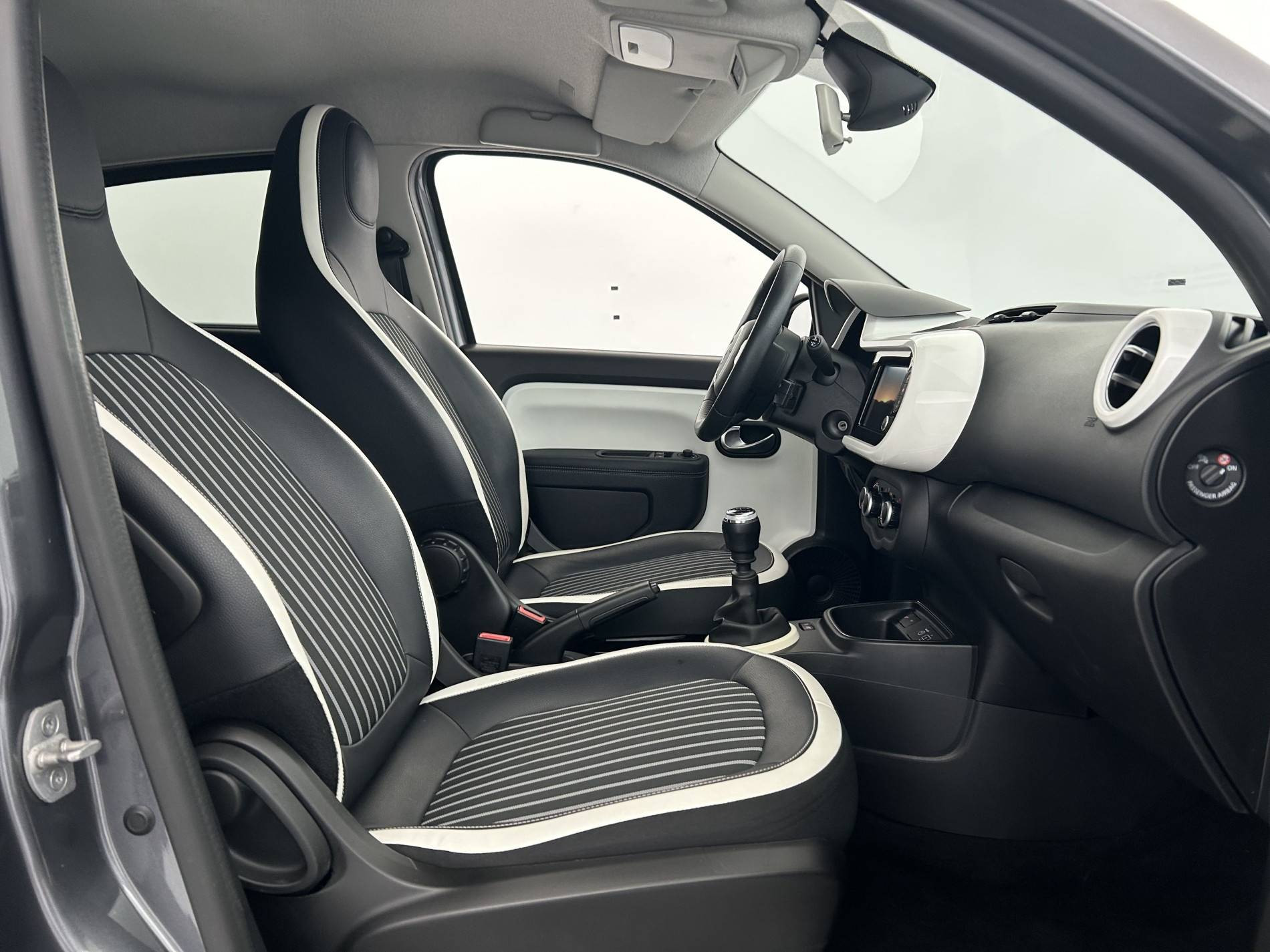 Vente en ligne Renault Twingo 3  TCe 95 au prix de 12 490 €