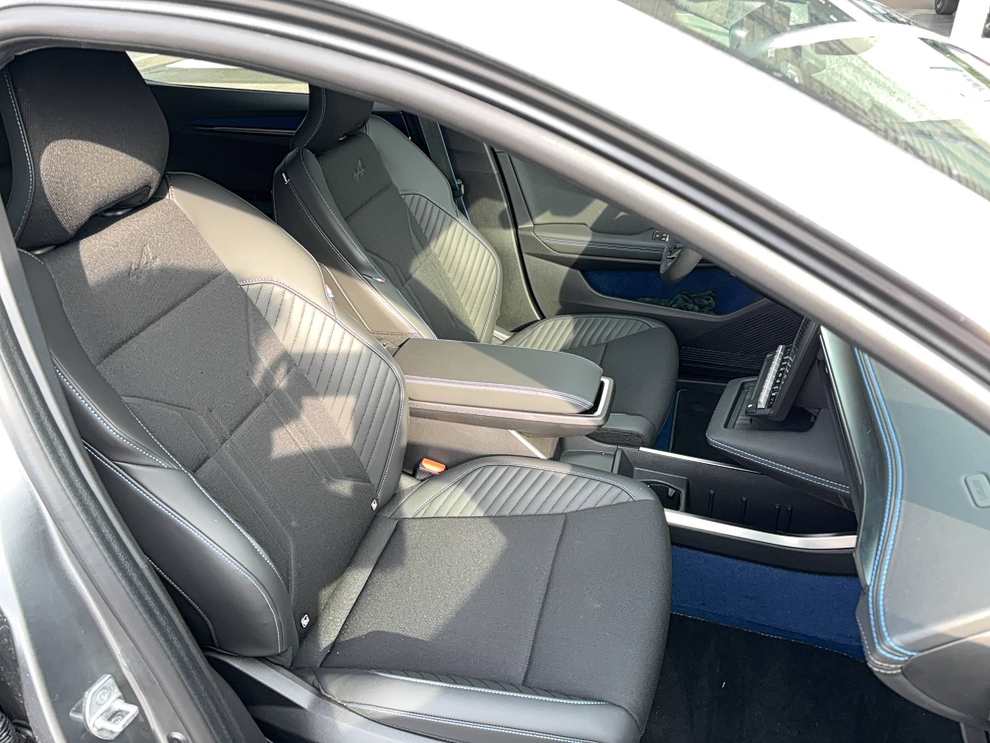 Vente en ligne Renault Scenic E-Tech  220 ch grande autonomie au prix de 45 900 €