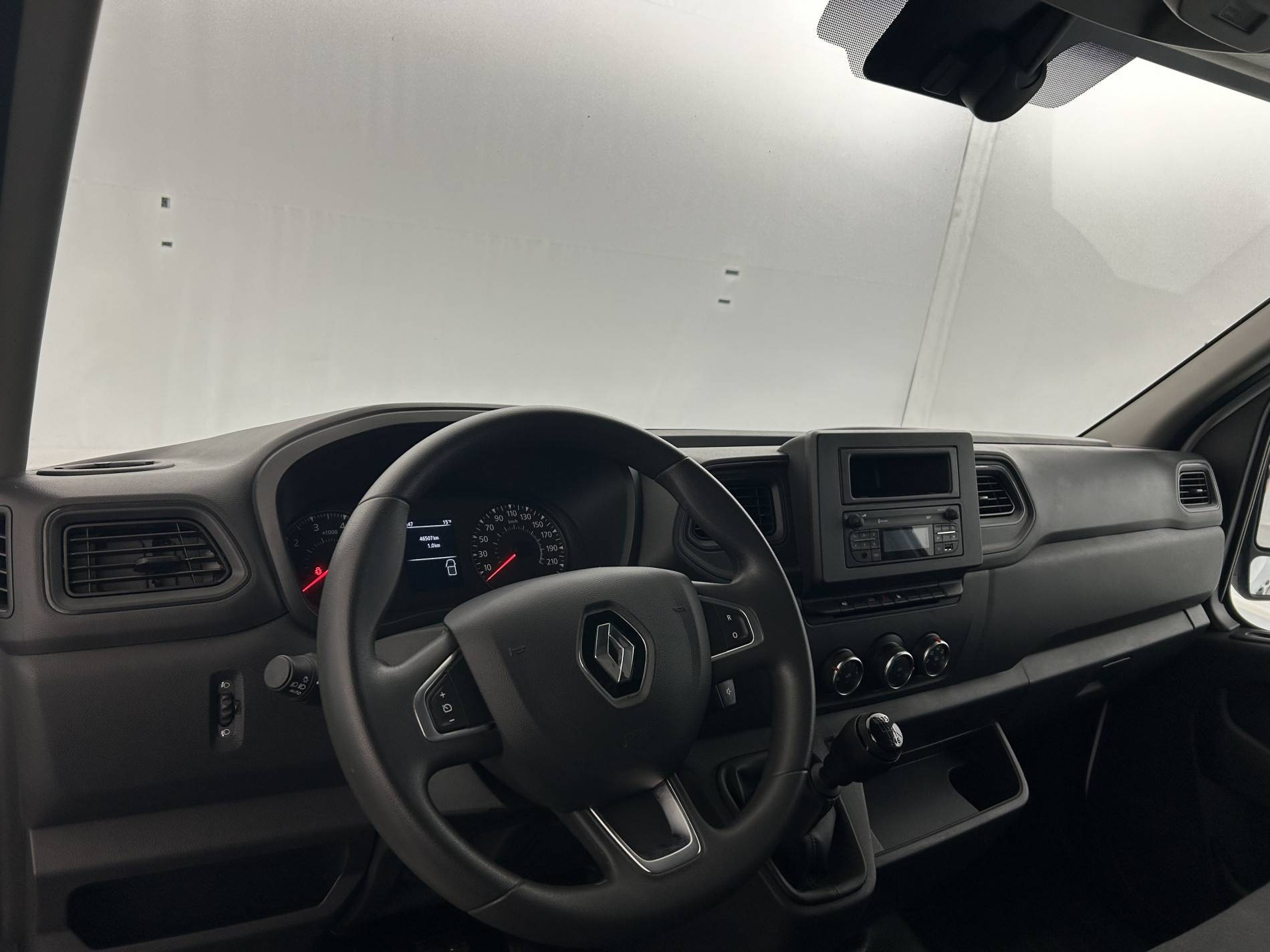 Vente en ligne Renault Master Fourgon MASTER FGN TRAC F3500 L2H2 BLUE DCI 135 au prix de 24 690 €