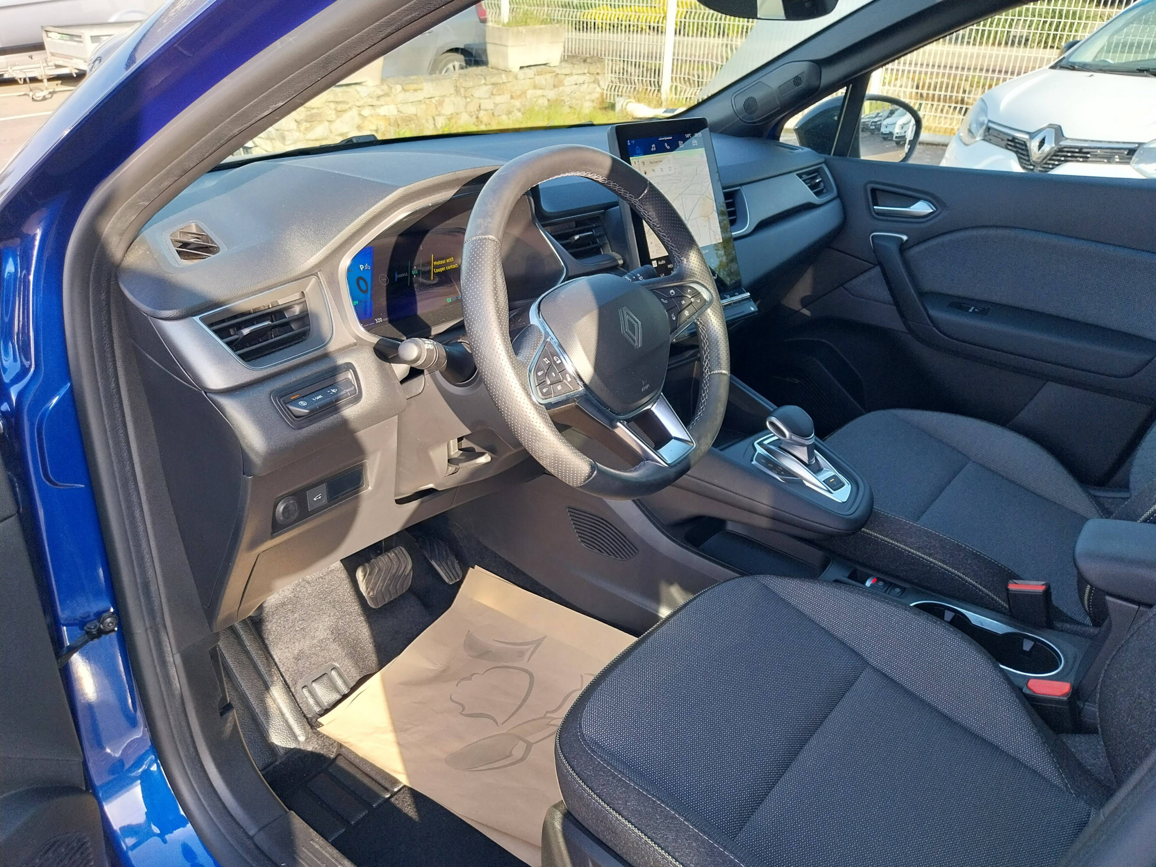 Vente en ligne Renault Symbioz  E-Tech full hybrid 145 au prix de 26 990 €