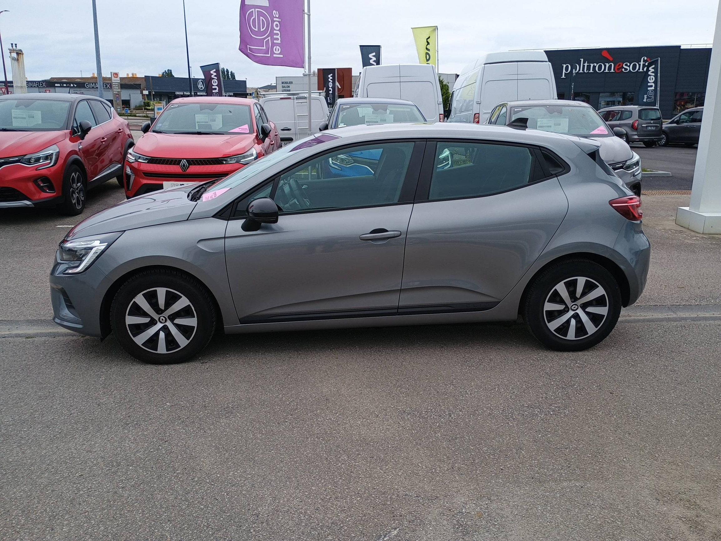 Vente en ligne Renault Clio 5 Clio TCe 90 au prix de 13 790 €