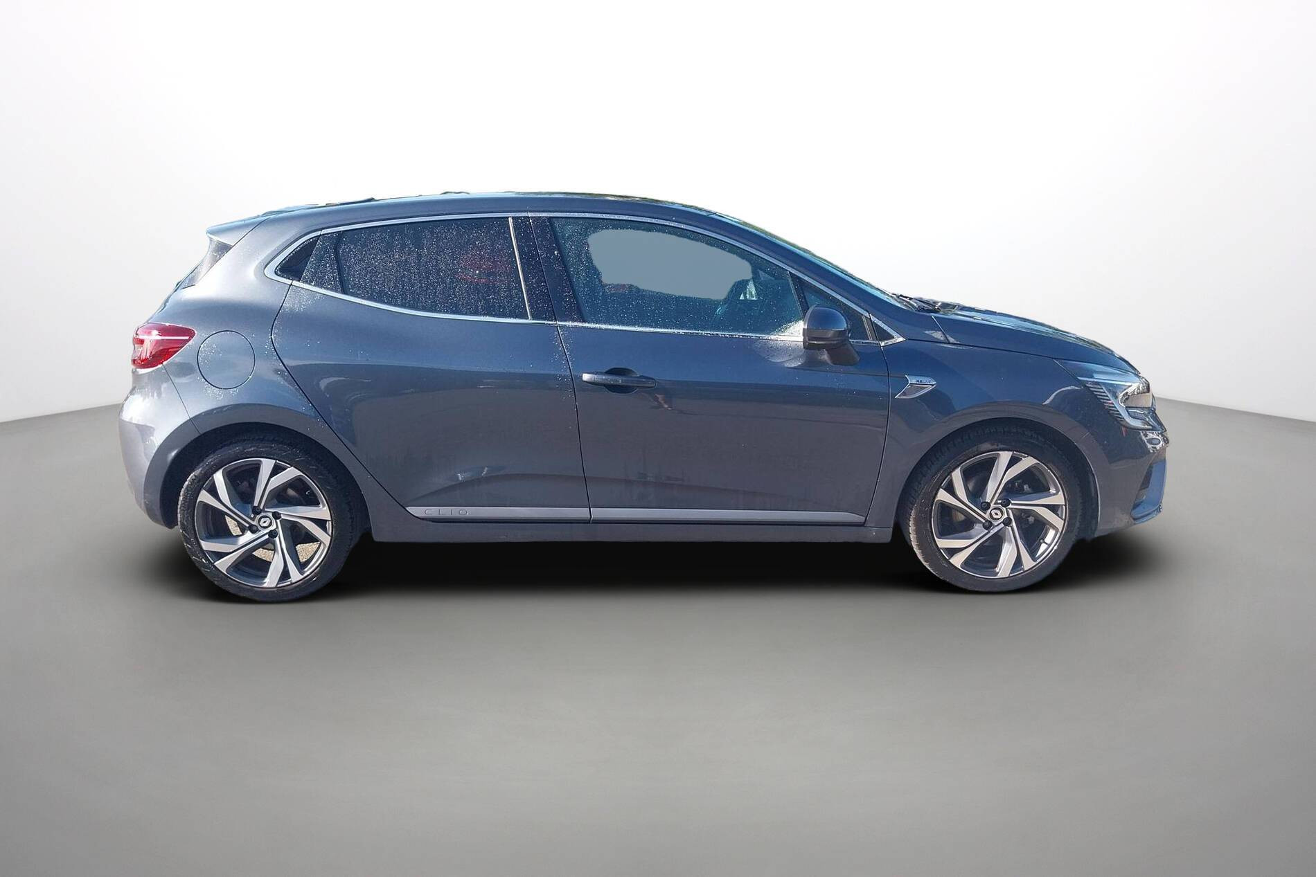 Vente en ligne Renault Clio 5 Clio E-Tech 140 - 21N au prix de 17 990 €