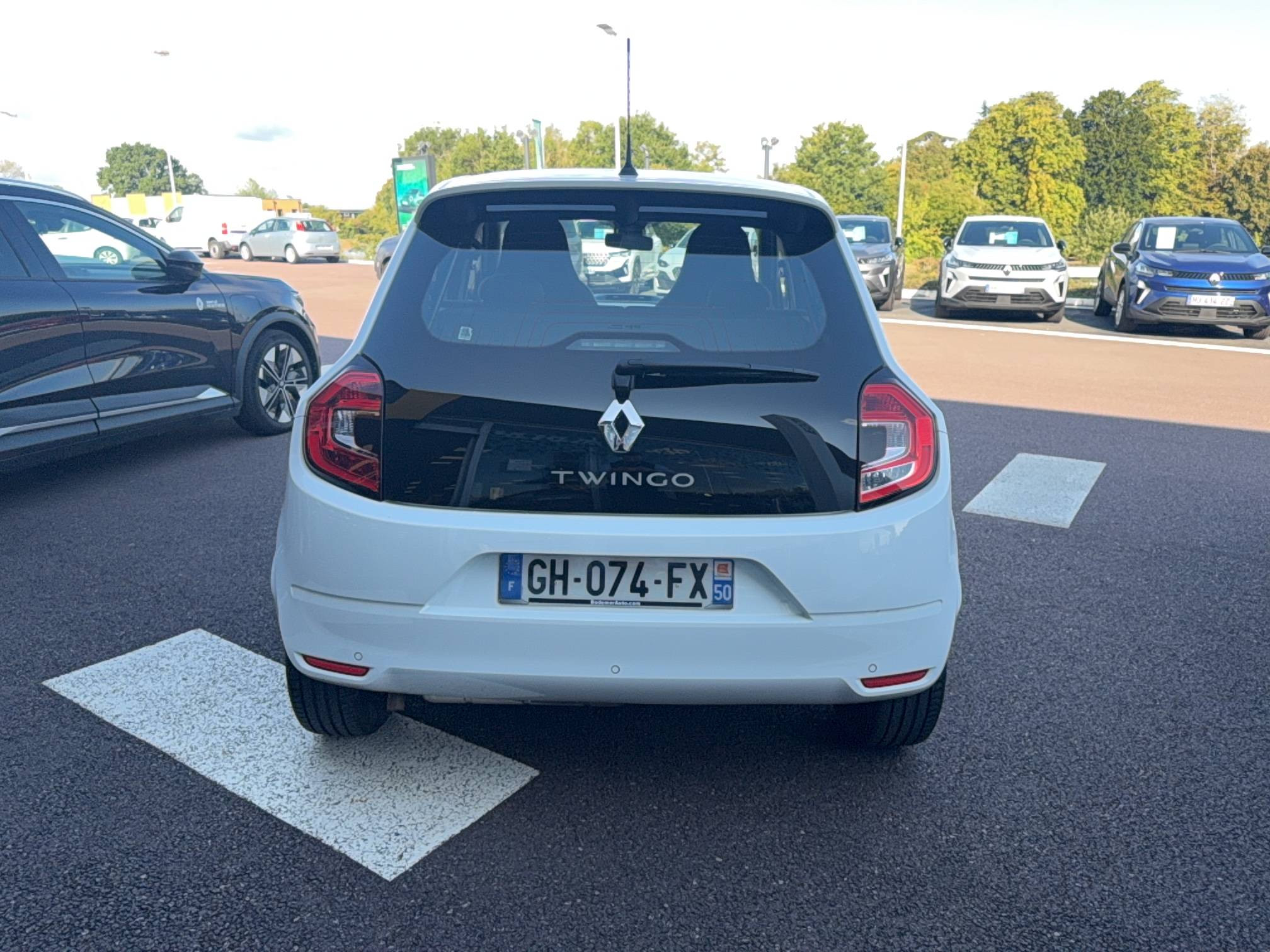 Vente en ligne Renault Twingo 3  SCe 65 - 21 au prix de 11 464 €