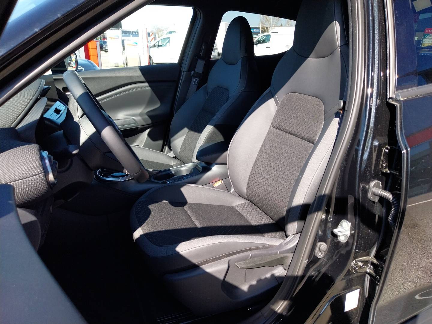 Vente en ligne Nissan Juke  HYBRID 143 au prix de 28 990 €