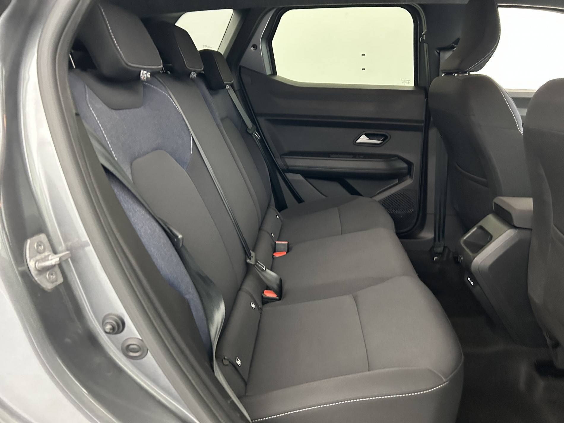 Vente en ligne Dacia Duster  Hybrid 140 au prix de 25 990 €