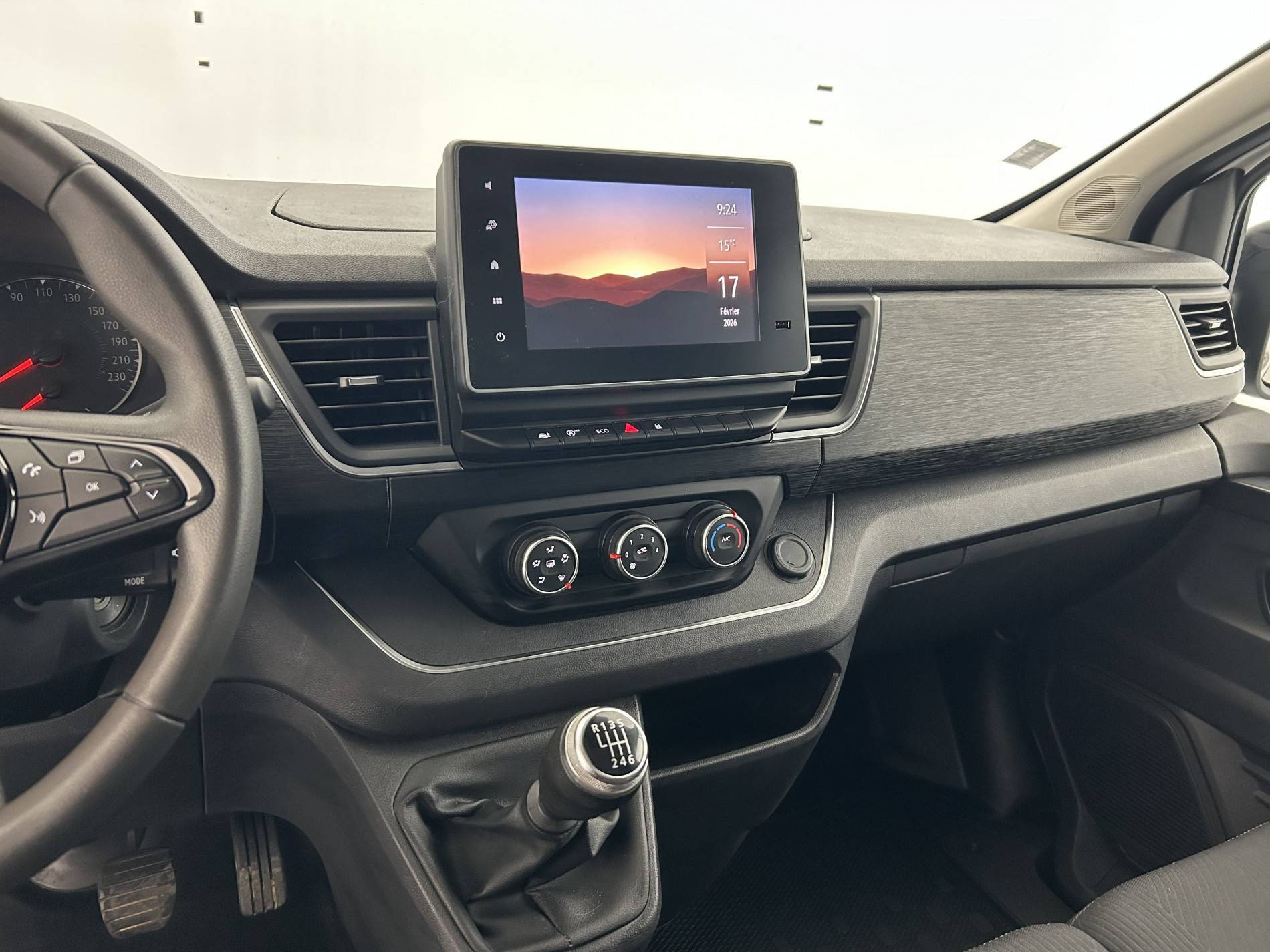 Vente en ligne Renault Trafic 3 Fourgon TRAFIC FGN L1H1 2800 KG BLUE DCI 130 au prix de 19 490 €