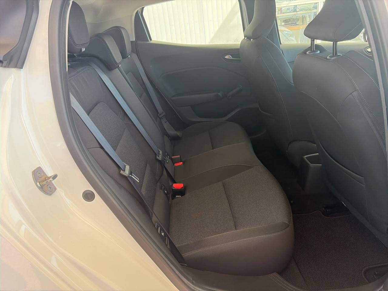 Vente en ligne Renault Clio 5 Clio TCe 90 au prix de 13 790 €