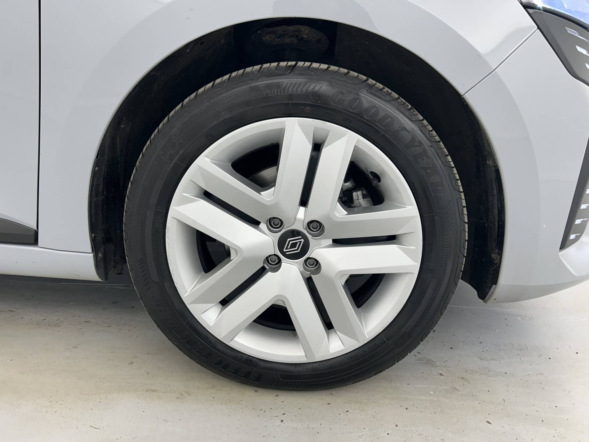 Vente en ligne Renault Clio 5 Clio Blue dCi 100 ch GSR2 au prix de 19 690 €