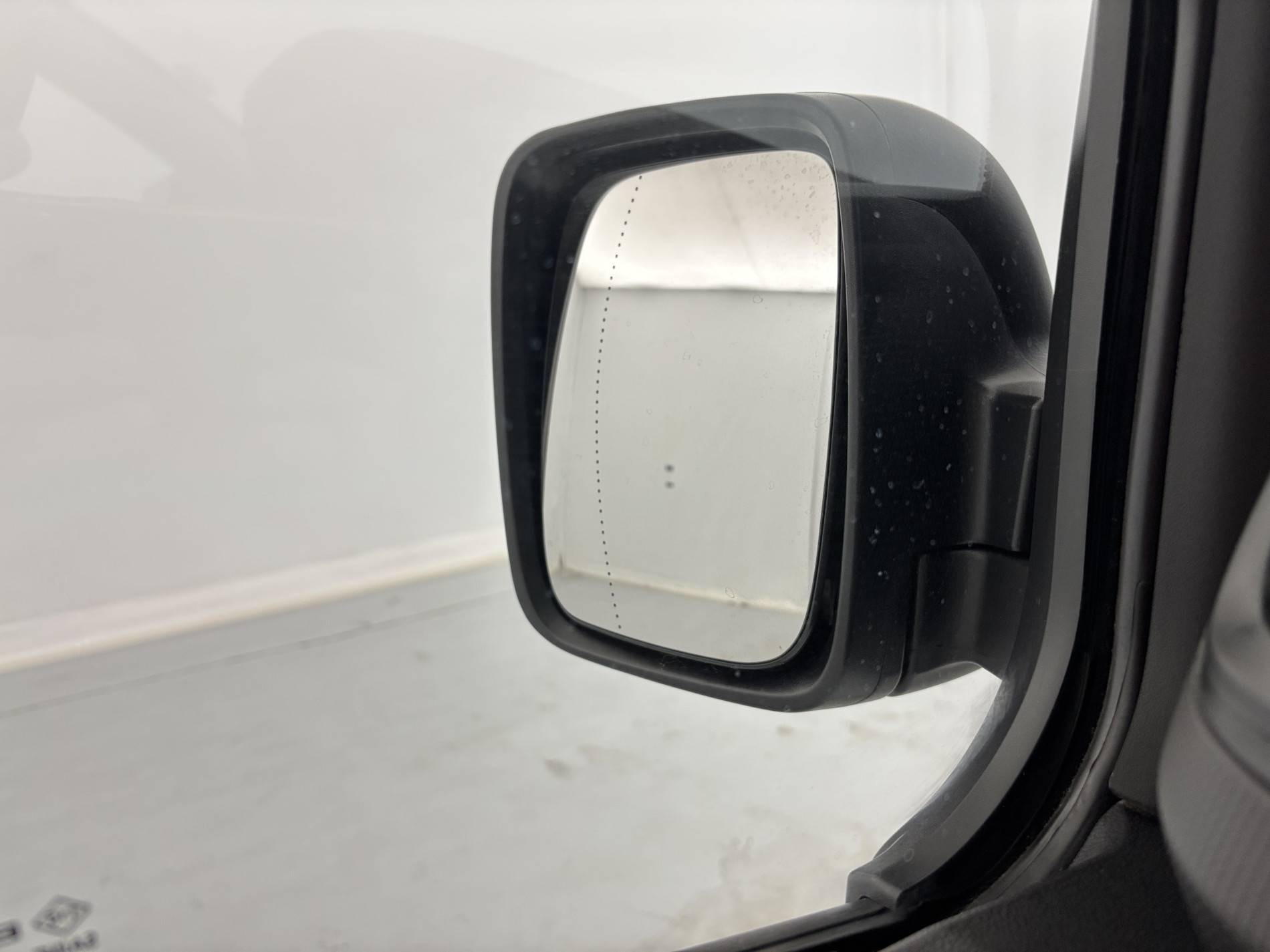 Vente en ligne Renault Trafic 3 Fourgon TRAFIC FGN L1H1 2800 KG BLUE DCI 110 au prix de 17 790 €