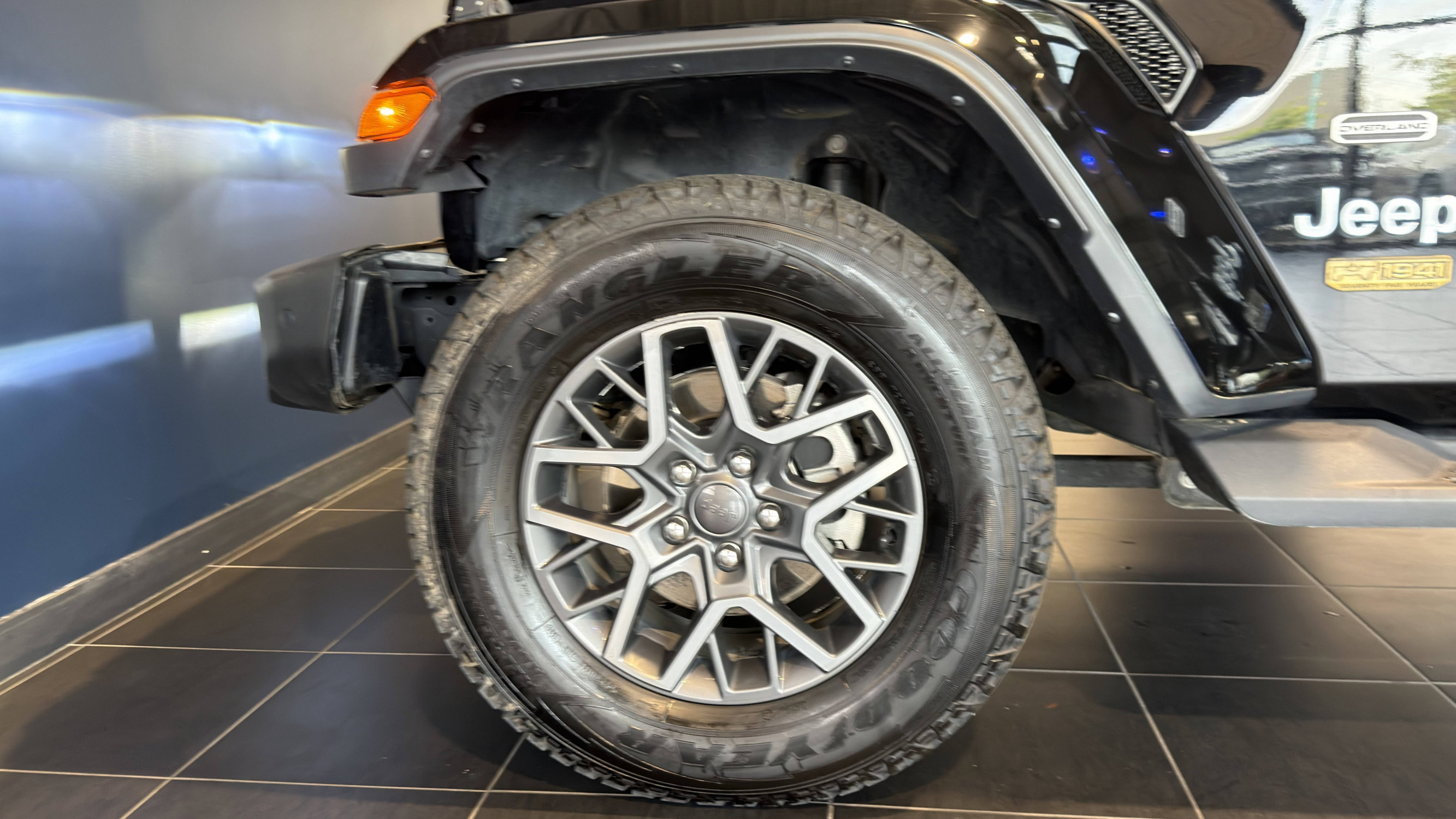 Vente en ligne Jeep Wrangler  Unlimited 4xe 2.0 l T 380 ch PHEV 4x4 BVA8 au prix de 52 990 €