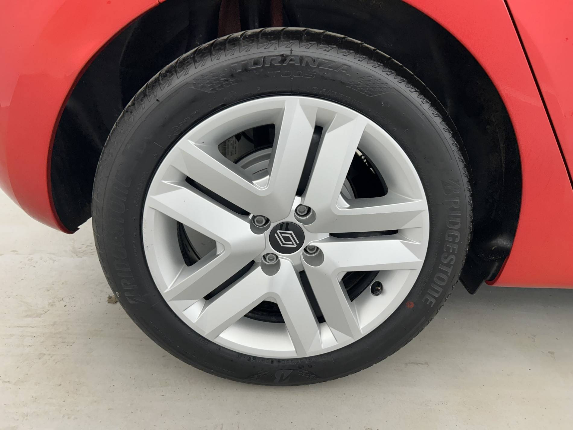 Vente en ligne Renault Clio 5 Clio E-Tech full hybrid 145 ch GSR2 au prix de 19 890 €