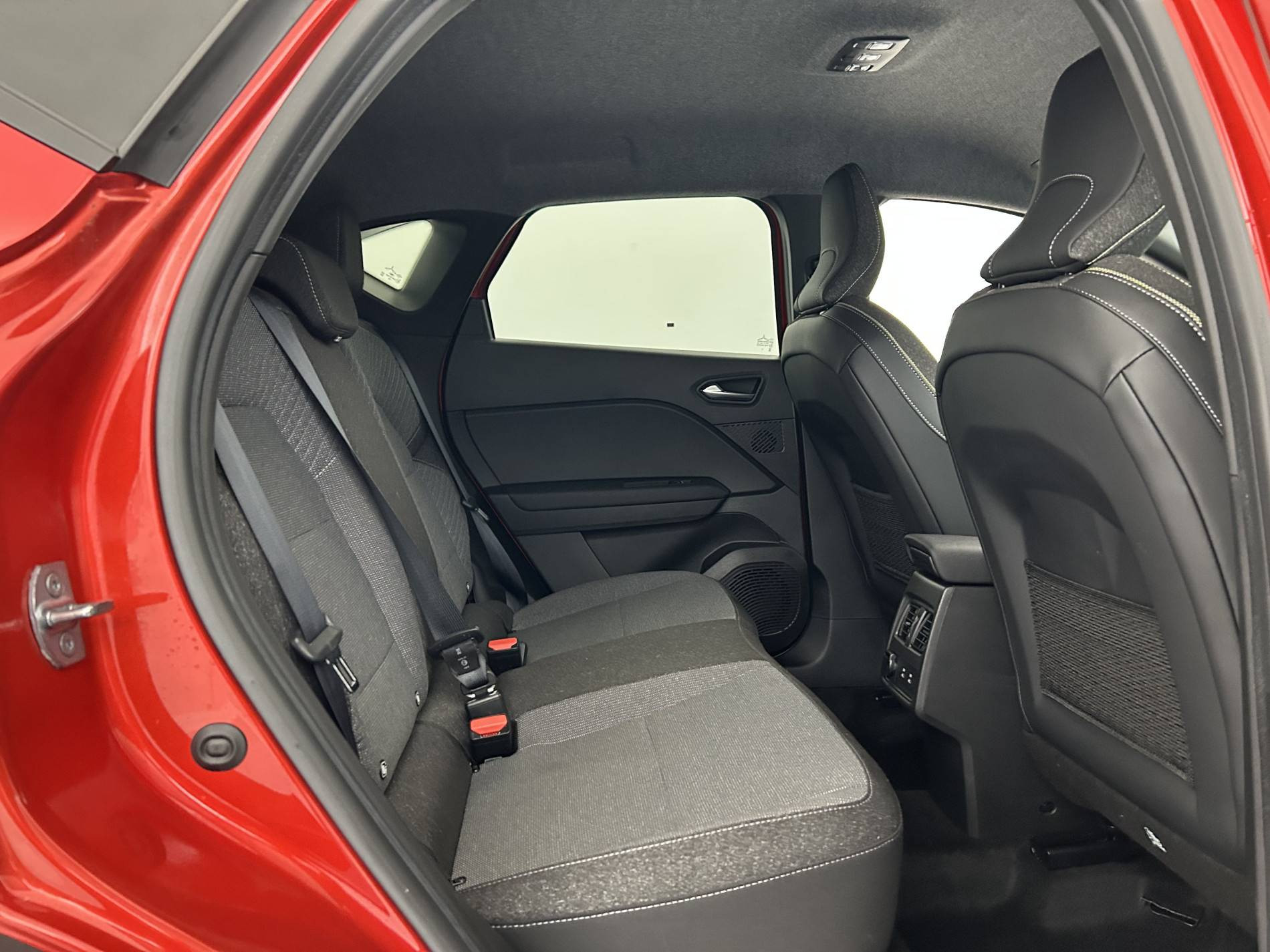 Renault Captur  E-Tech full hybrid 145 ch occasion de 2024 en vente à Concarneau