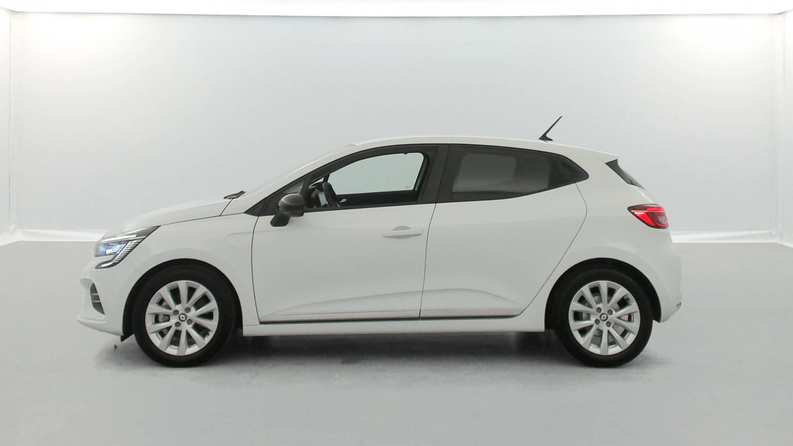 Vente en ligne Renault Clio 5 Clio E-Tech full hybrid 145 au prix de 17 590 €
