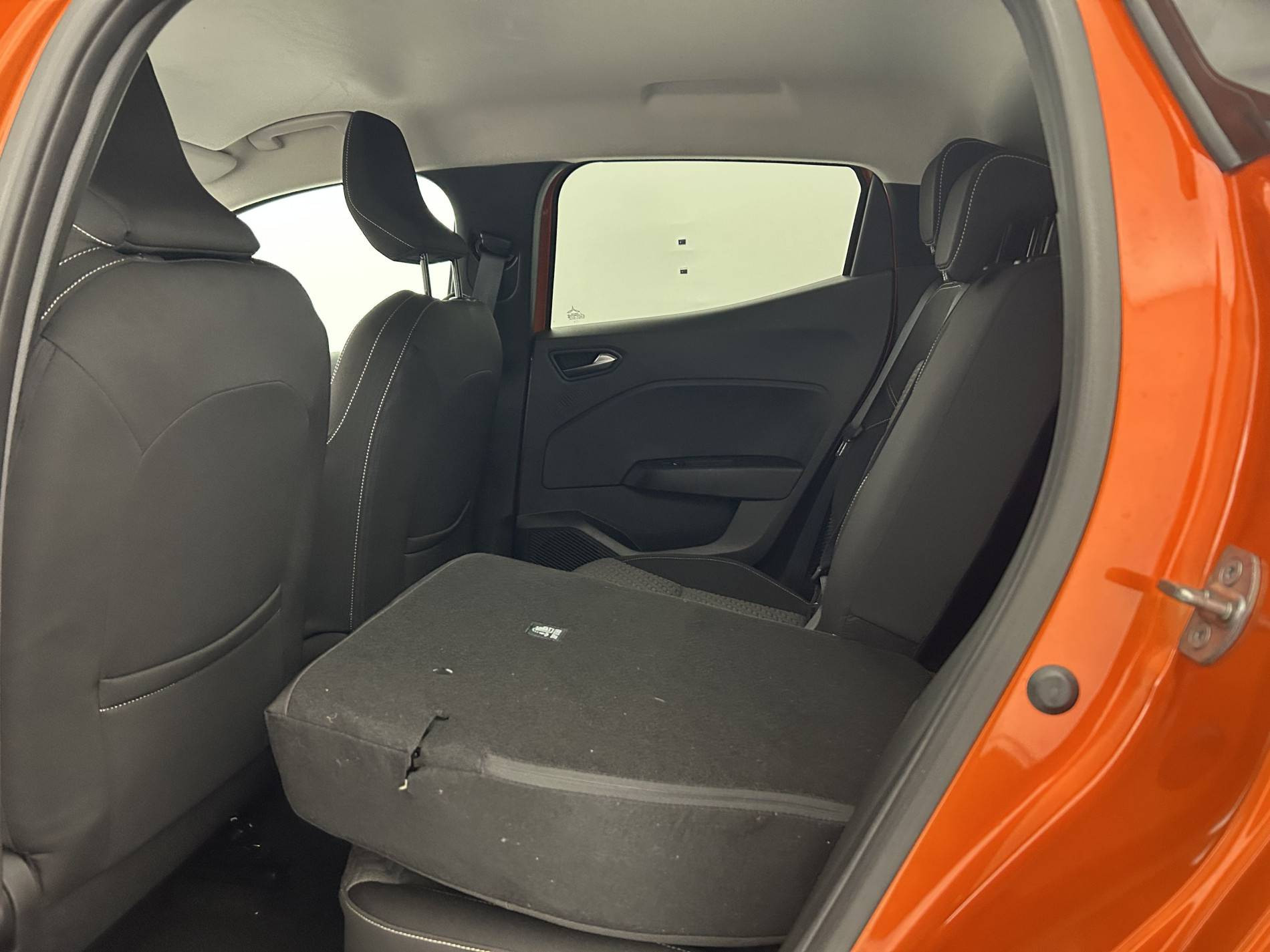 Vente en ligne Renault Clio 5 Clio E-Tech full hybrid 145 au prix de 17 390 €