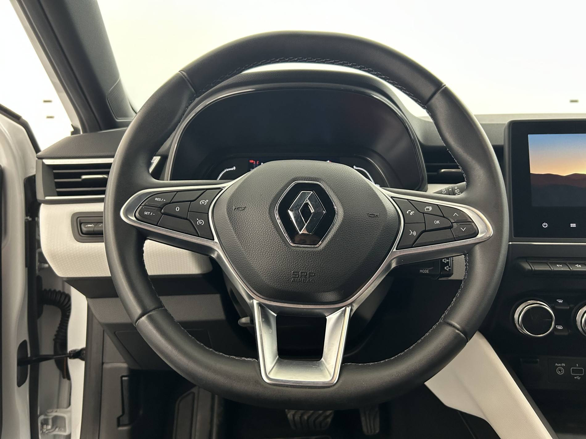 Vente en ligne Renault Clio 5 Clio E-Tech full hybrid 145 au prix de 16 990 €