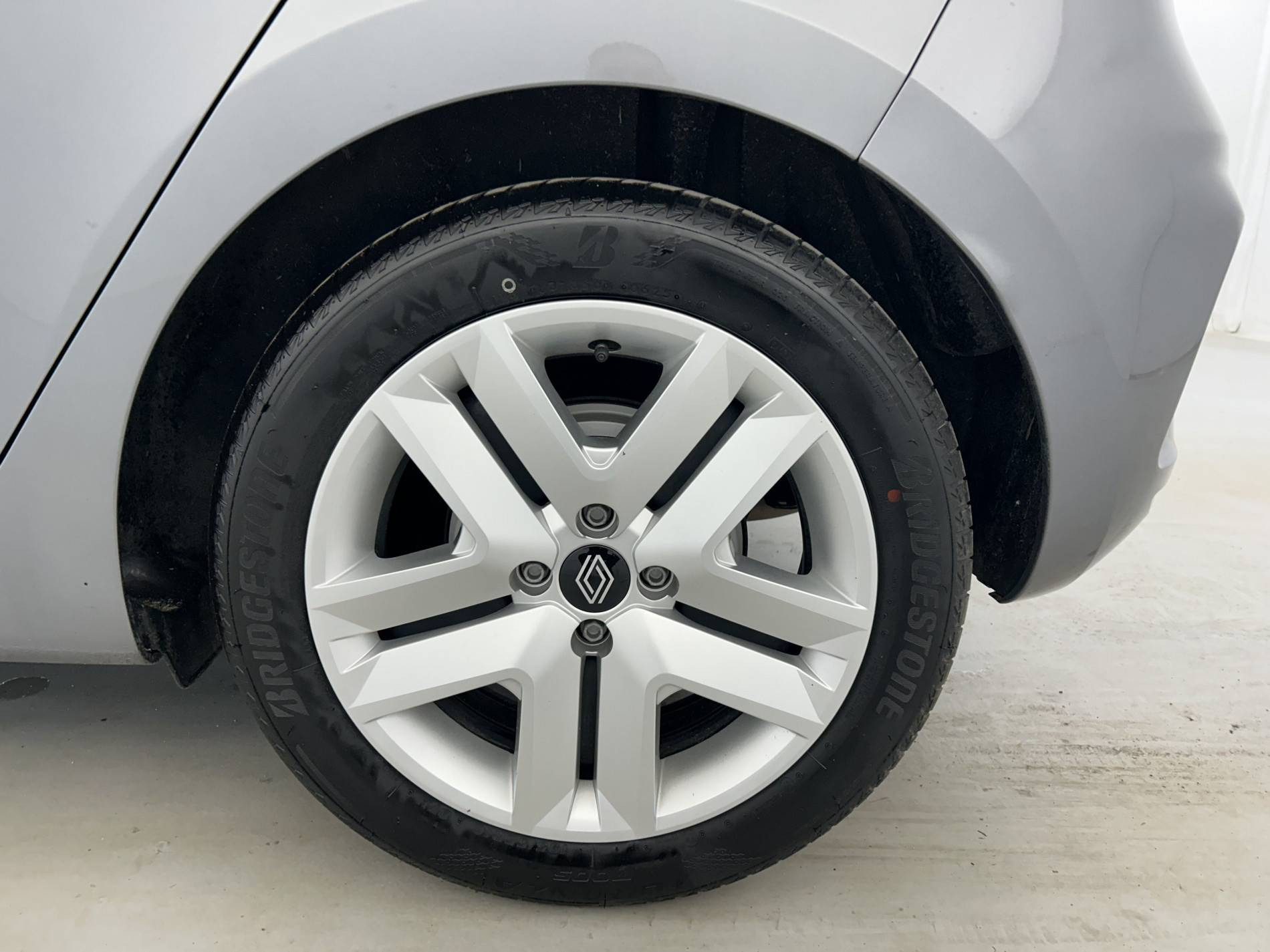 Vente en ligne Renault Clio 5 Clio E-Tech full hybrid 145 ch GSR2 au prix de 19 290 €