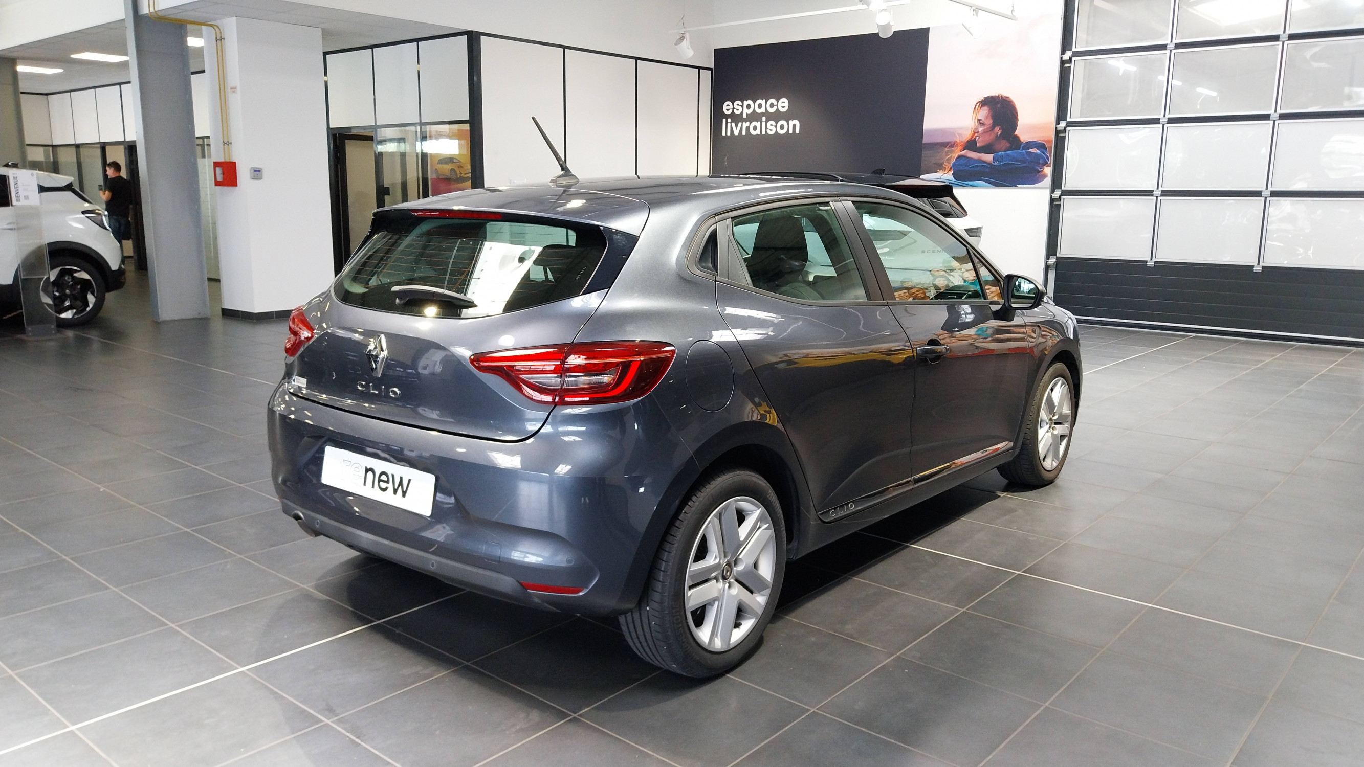 Vente en ligne Renault Clio 5 Clio TCe 90 - 21N au prix de 13 290 €