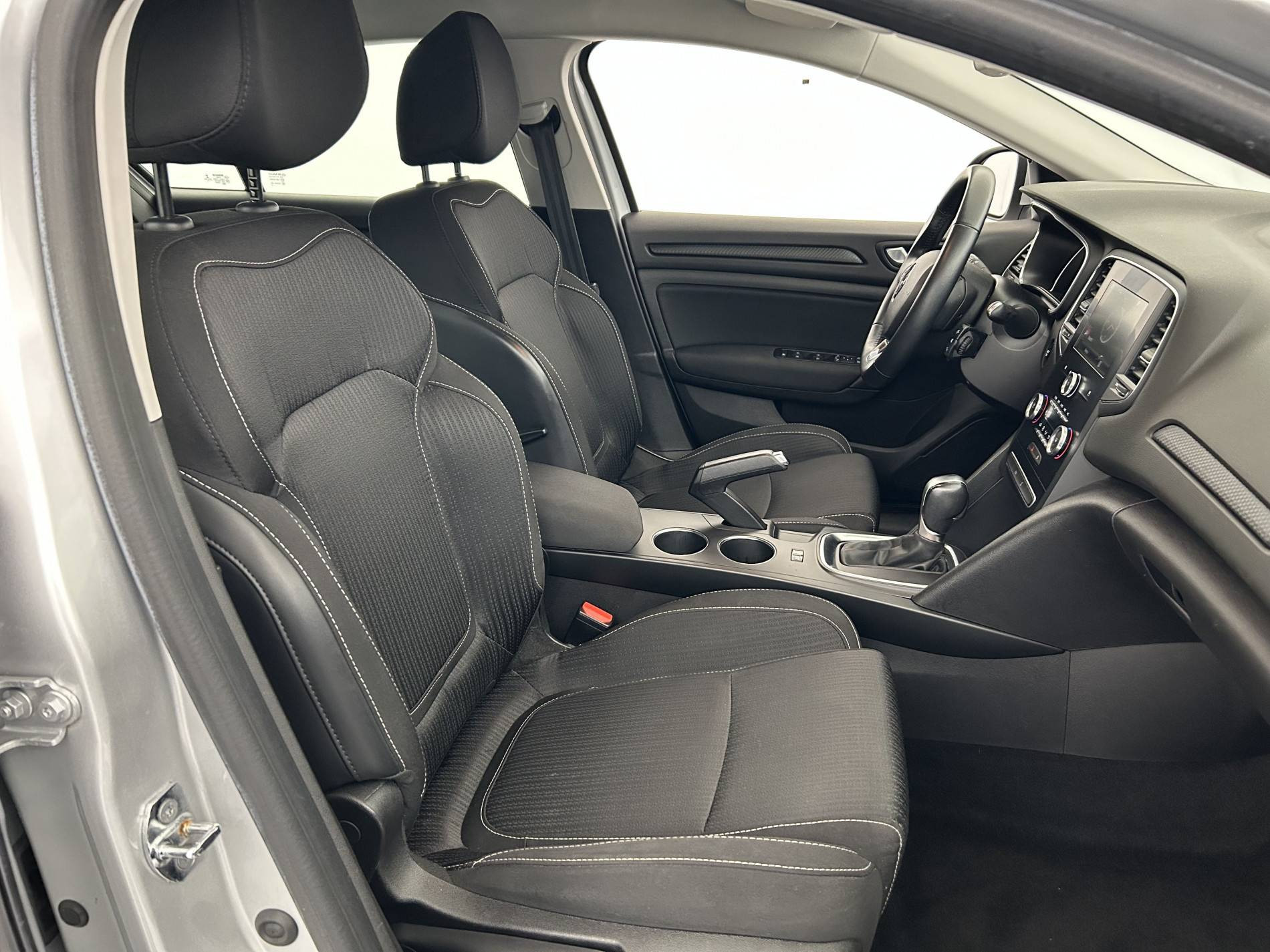 Vente en ligne Renault Megane 4 Estate Mégane IV Estate Blue dCi 115 EDC au prix de 12 090 €
