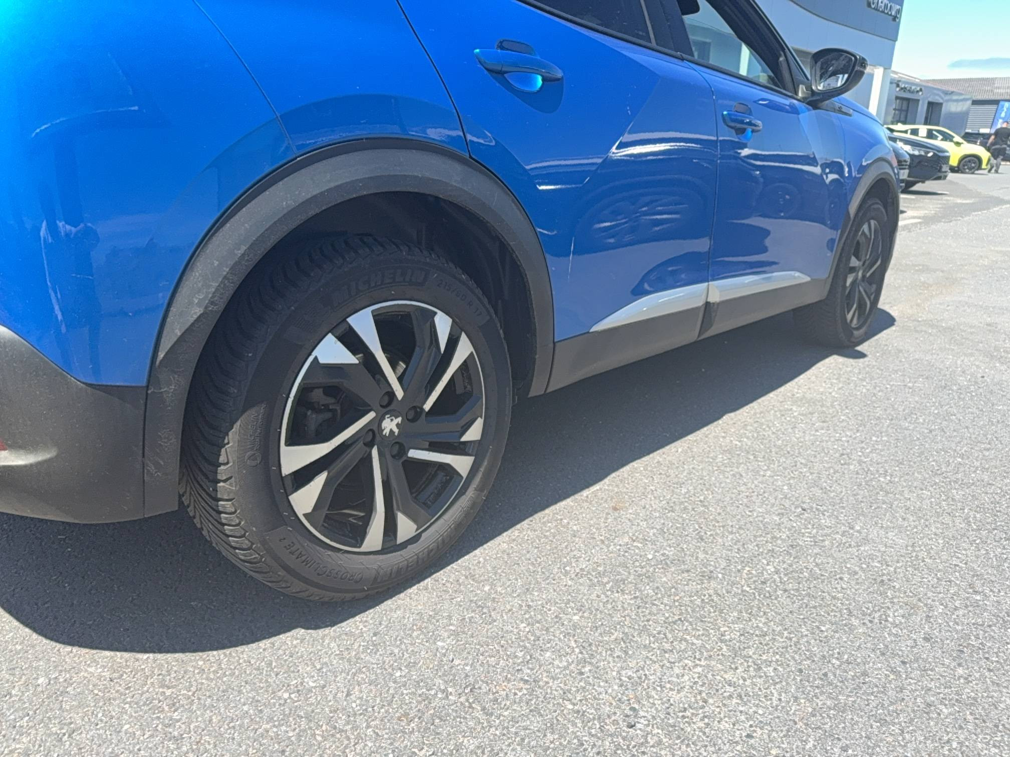 Vente en ligne Peugeot E-2008  136 ch au prix de 11 990 €