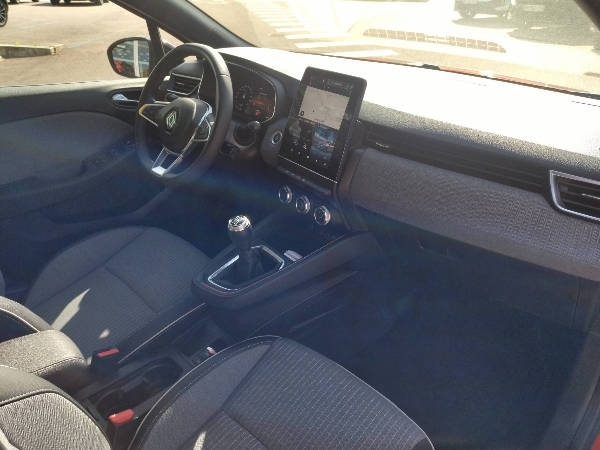 Vente en ligne Renault Clio 5 Clio TCe 90 au prix de 15 870 €