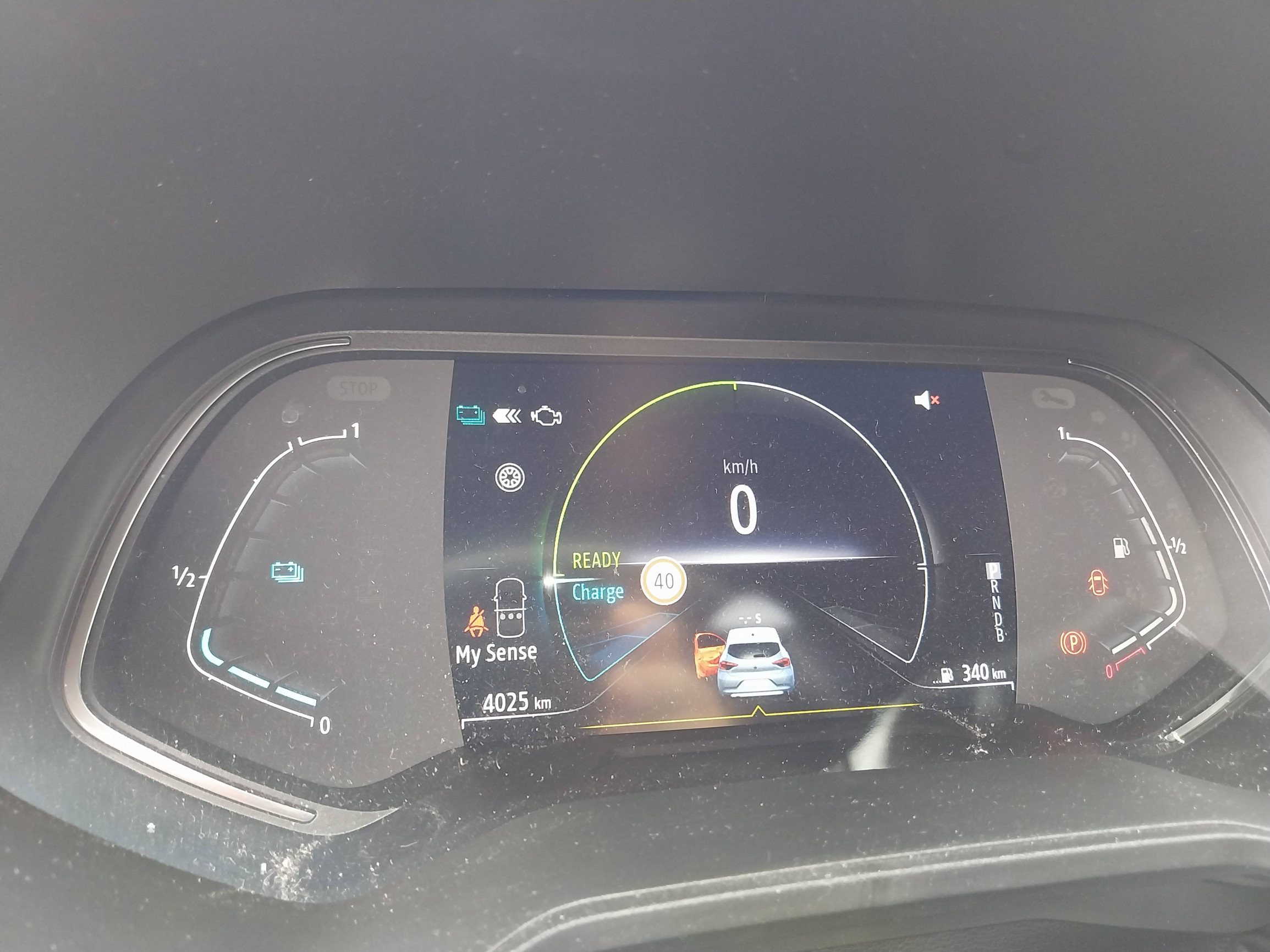 Vente en ligne Renault Clio 5 Clio E-Tech full hybrid 145 au prix de 19 000 €