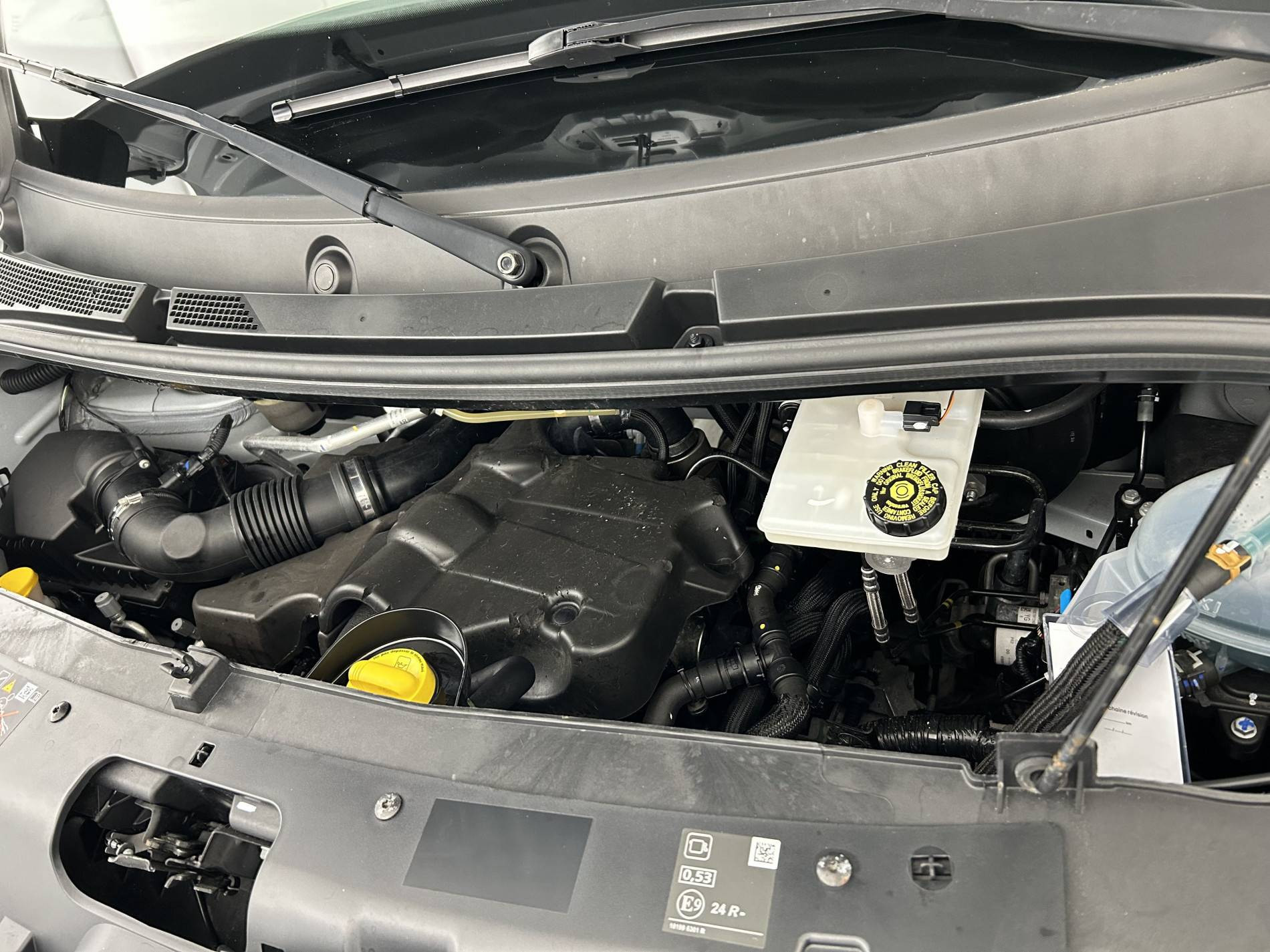 Vente en ligne Renault Master Fourgon MASTER FGN TRAC F3500 L2H2 BLUE DCI 135 au prix de 23 880 €