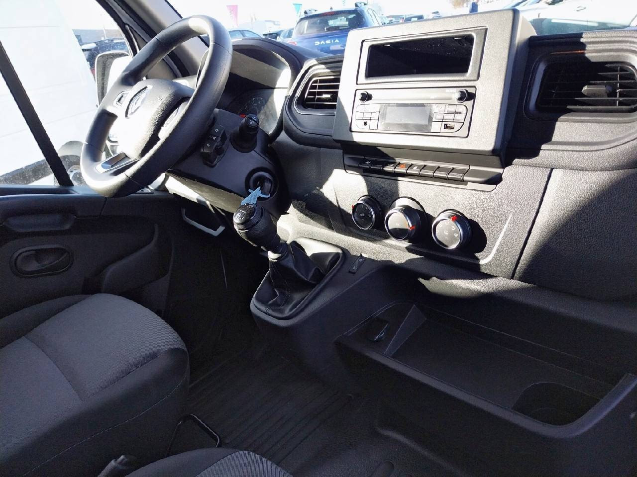 Vente en ligne Renault Master Fourgon MASTER FGN TRAC F3500 L2H2 BLUE DCI 135 au prix de 25 890 €