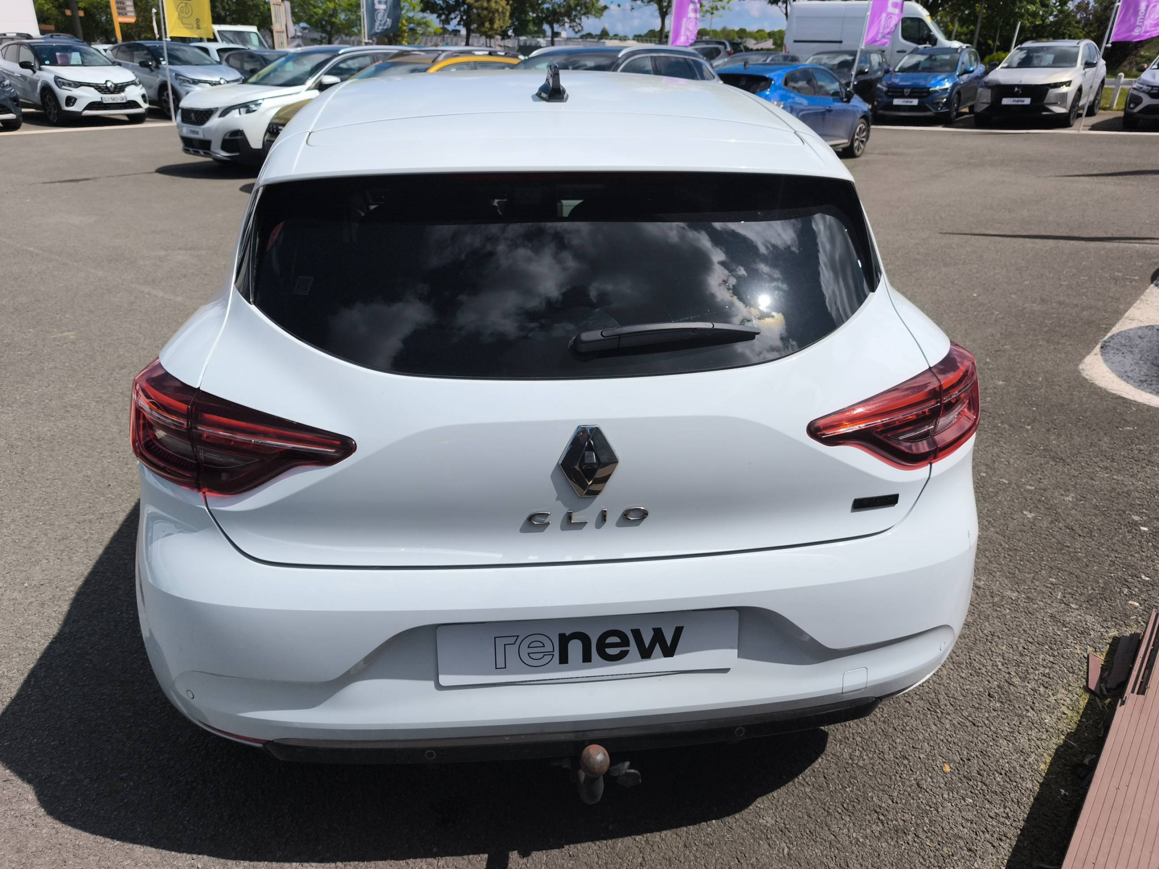 Vente en ligne Renault Clio 5 Clio E-Tech full hybrid 145 au prix de 16 290 €