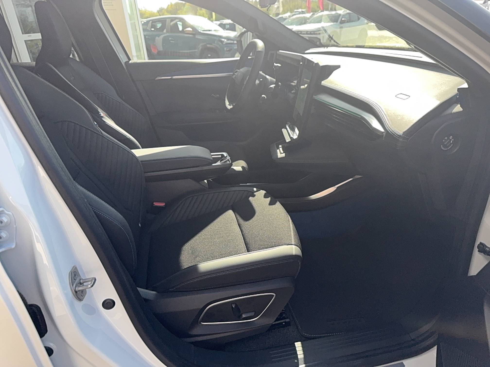 Vente en ligne Renault Scenic E-Tech  220 ch grande autonomie au prix de 47 990 €