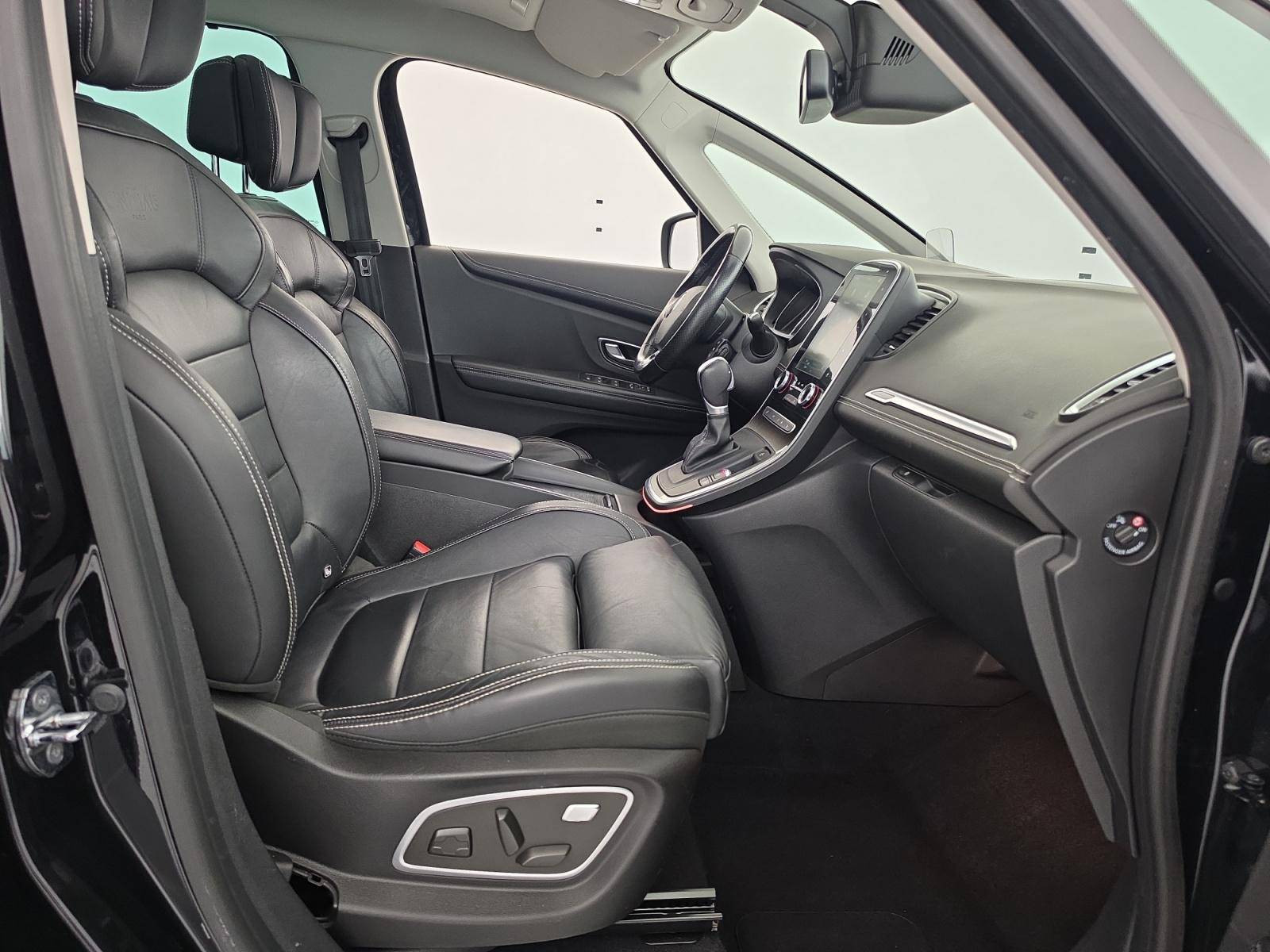 Vente en ligne Renault Grand Scenic 4 Grand Scenic Blue dCi 150 EDC au prix de 18 990 €