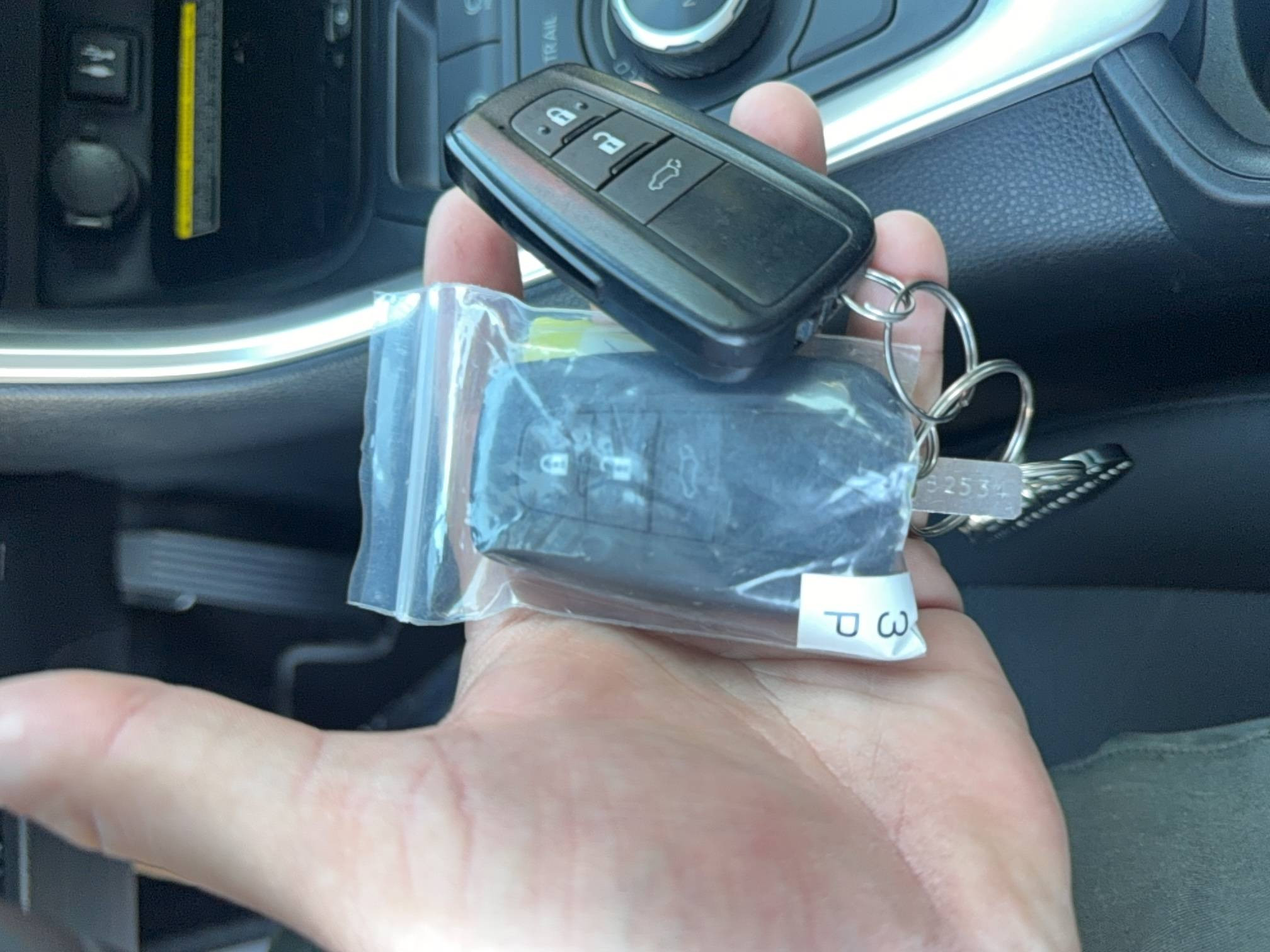 Vente en ligne Toyota RAV4  222 ch AWD-i au prix de 25 490 €