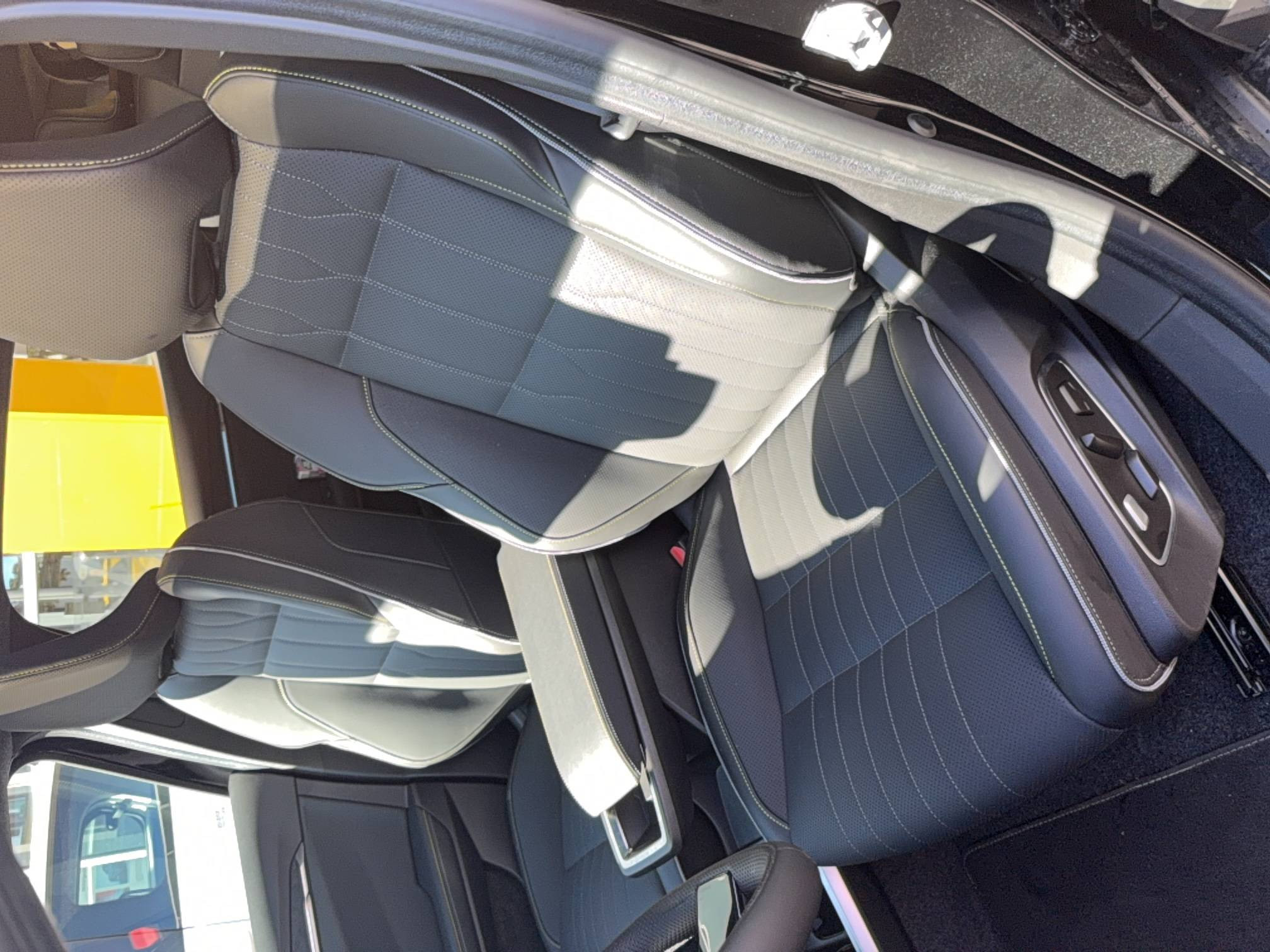 Vente en ligne Renault Scenic E-Tech Scenic E-Tech électrique 220 ch grande autonomie au prix de 50 990 €