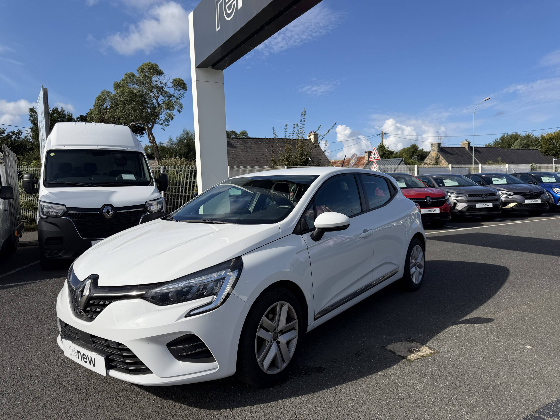 Vente en ligne Renault Clio 5 Clio TCe 90 - 21N au prix de 12 490 €