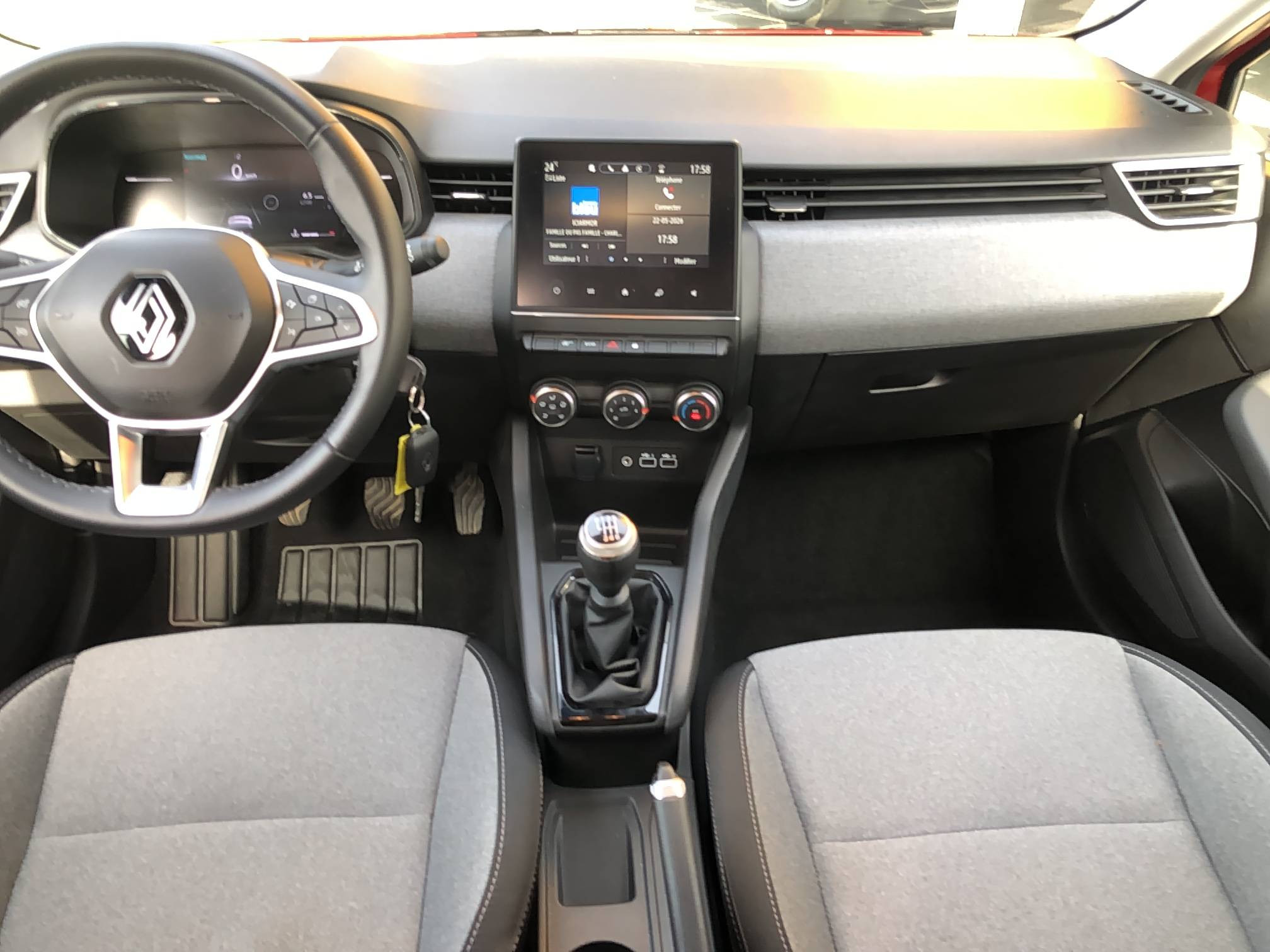Vente en ligne Renault Clio 5 Clio TCe 90 au prix de 15 990 €