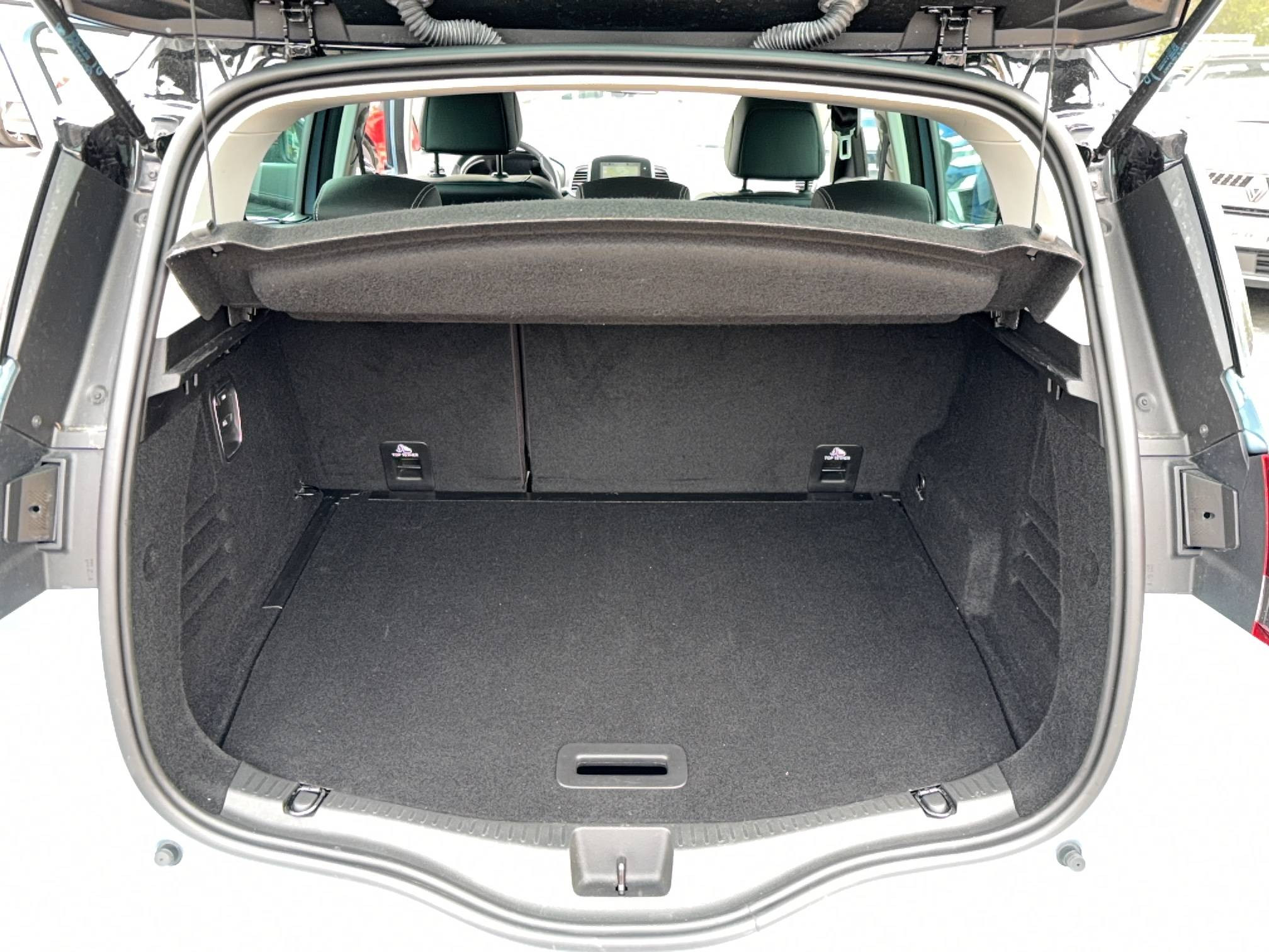 Vente en ligne Renault Scenic 4 Scenic Blue dCi 120 au prix de 13 590 €
