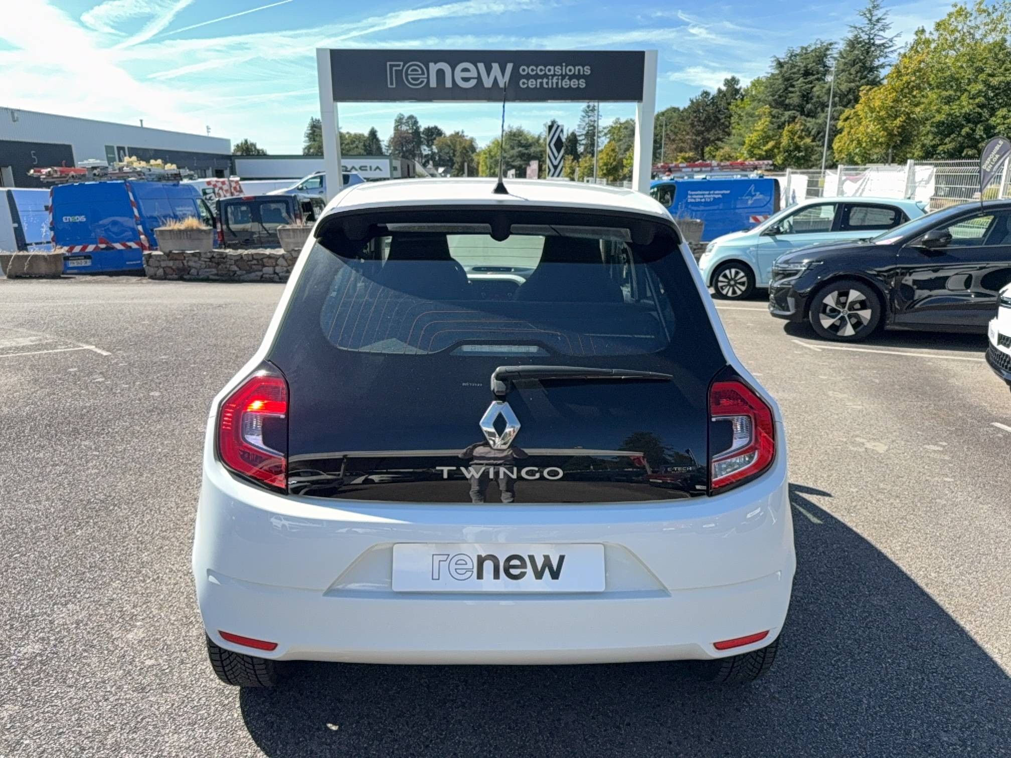Vente en ligne Renault Twingo Electrique Twingo III E-Tech au prix de 9 990 €