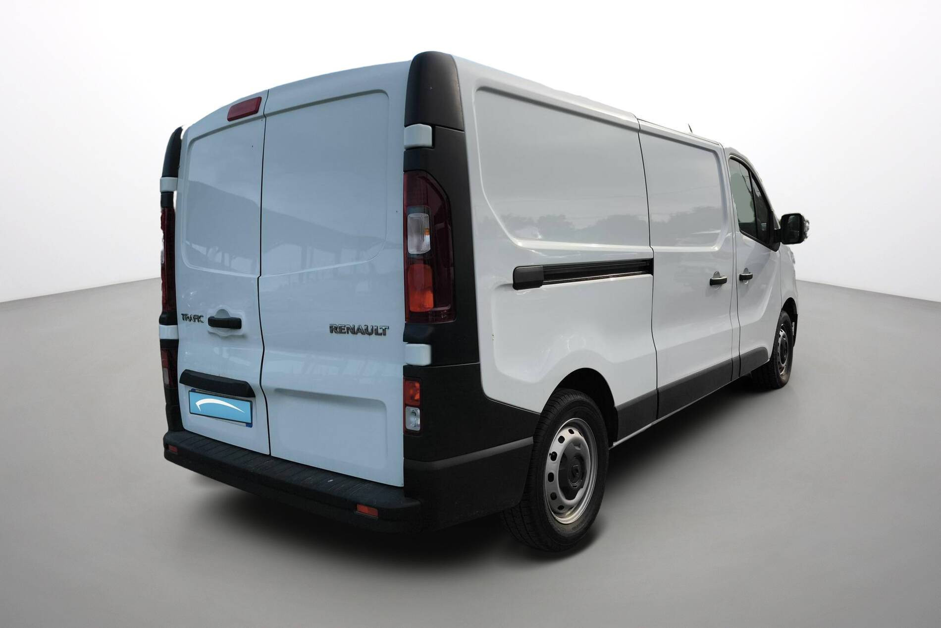 Vente en ligne Renault Trafic 3 Fourgon TRAFIC FGN L2H1 3000 KG BLUE DCI 130 au prix de 22 990 €