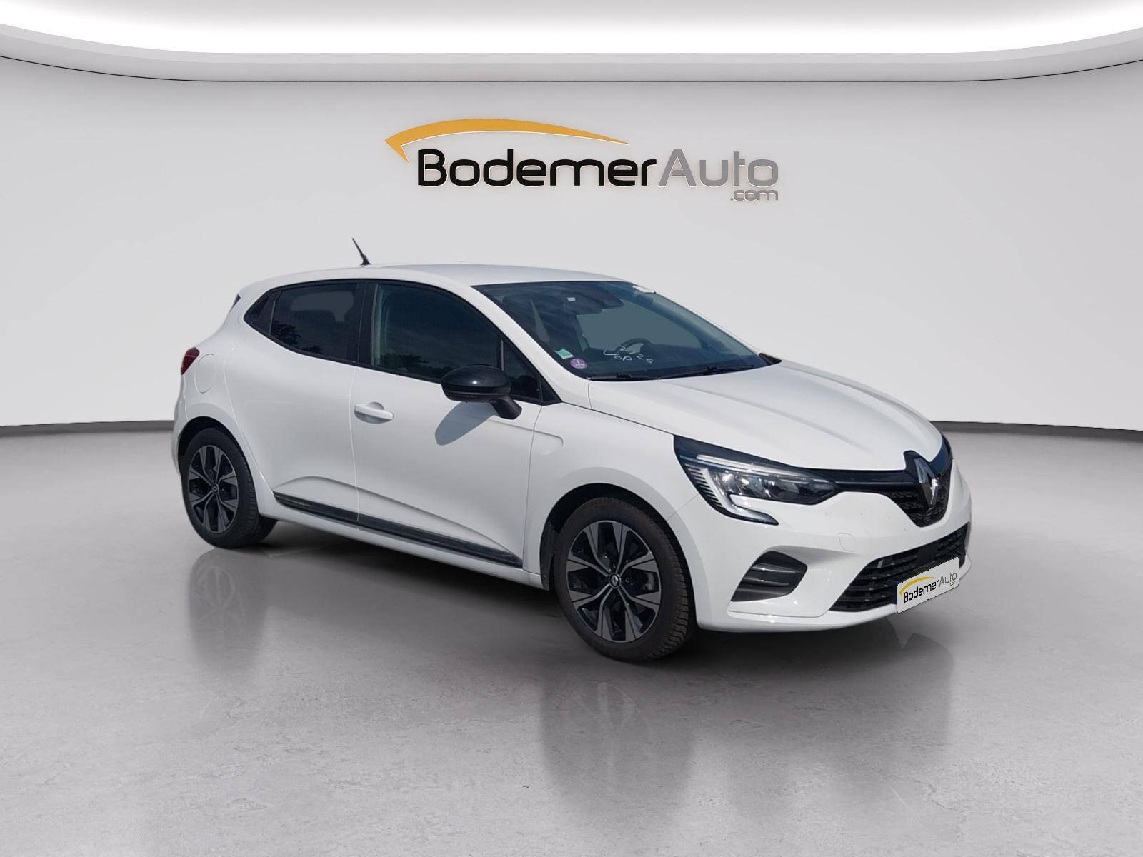 Vente en ligne Renault Clio 5 Clio E-Tech full hybrid 145 au prix de 15 990 €
