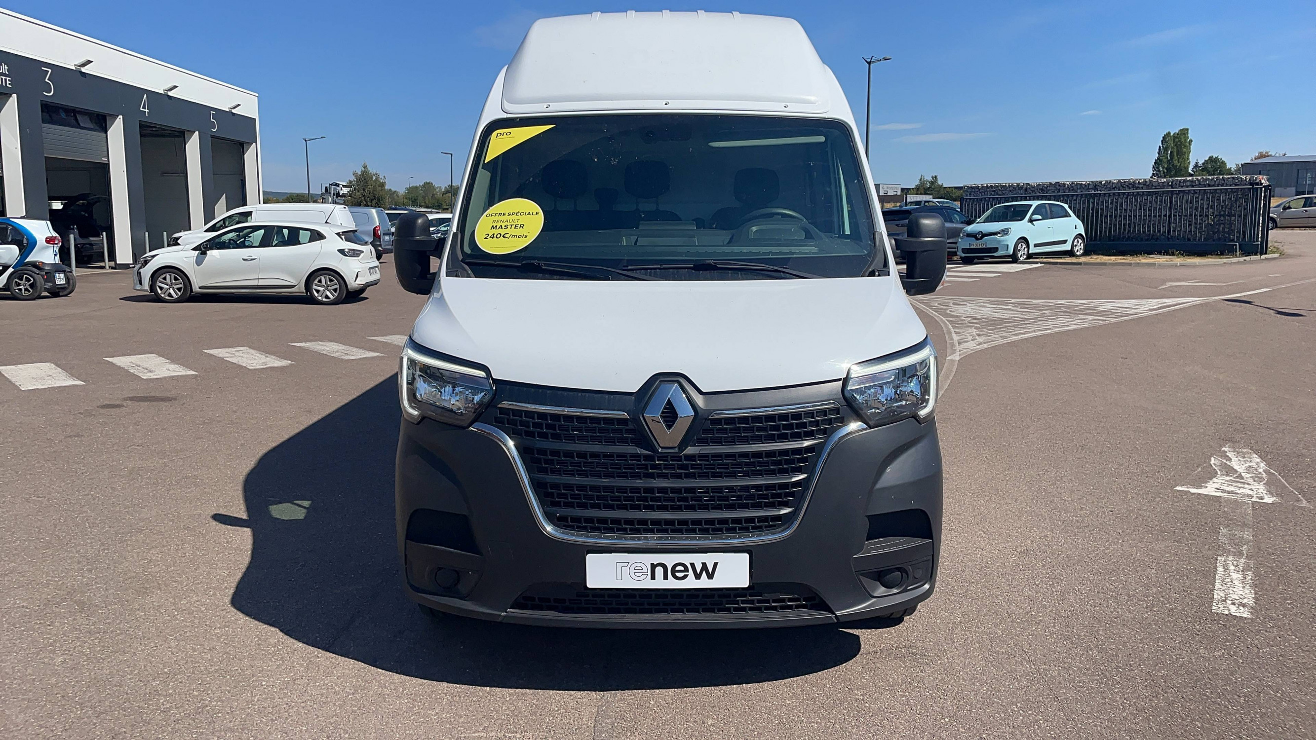 Vente en ligne Renault Master Fourgon MASTER FGN TRAC F3500 L3H3 BLUE DCI 135 au prix de 25 700 €