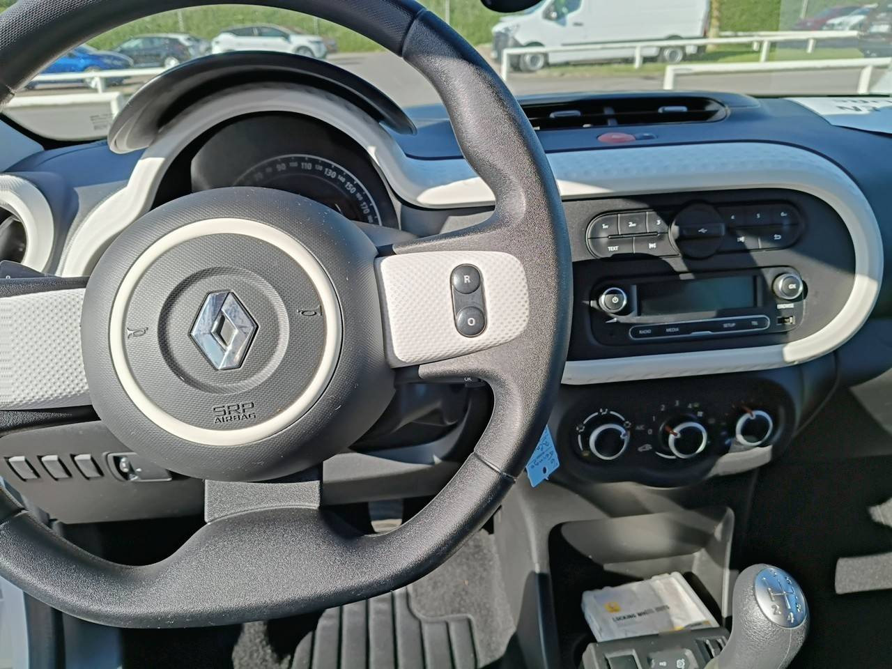 Vente en ligne Renault Twingo 3  1.0 SCe 70 E6C au prix de 8 990 €