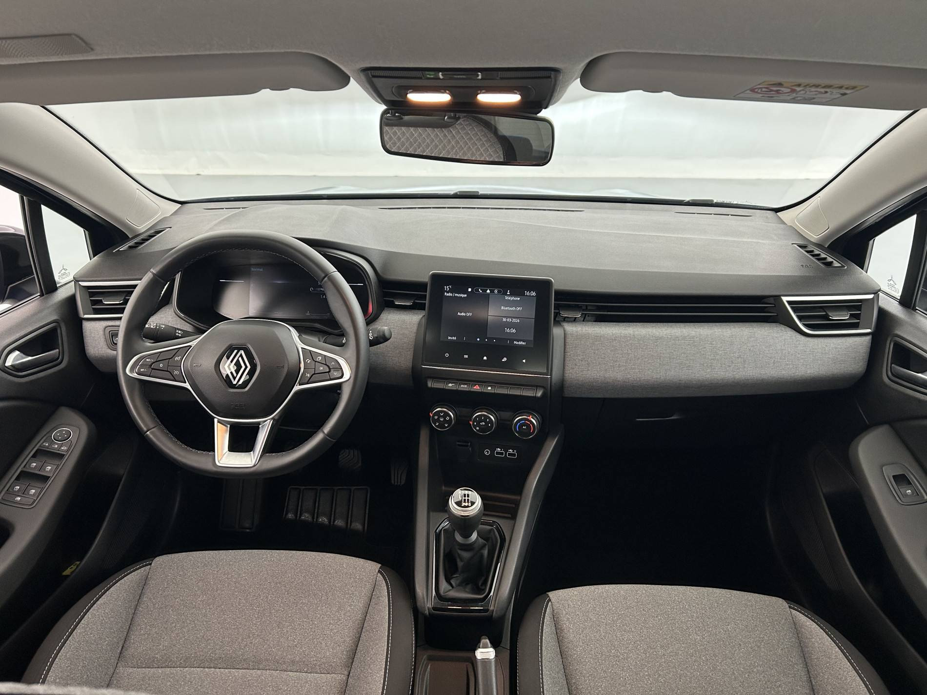 Vente en ligne Renault Clio 5 Clio TCe 90 au prix de 15 990 €