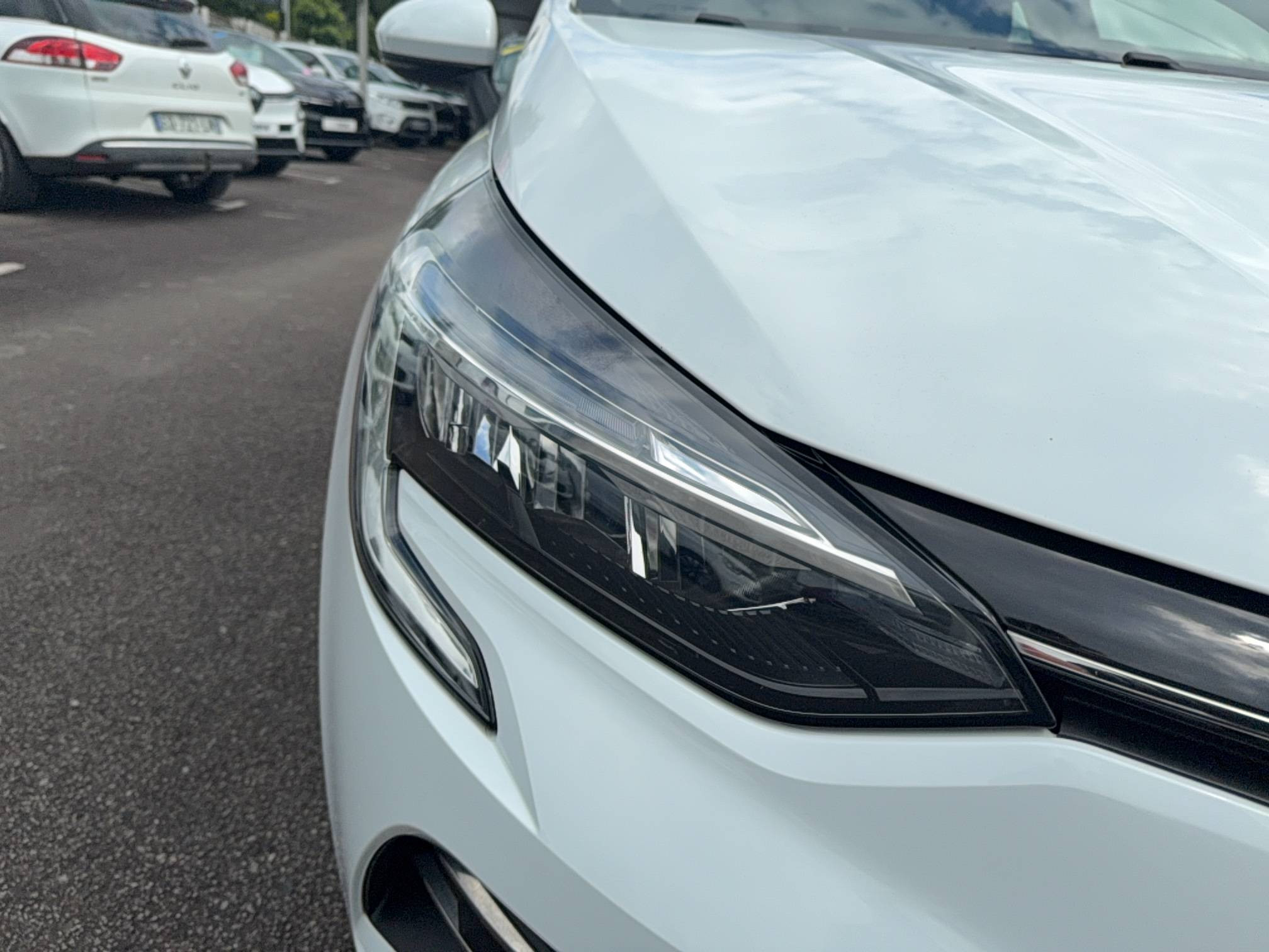 Vente en ligne Renault Clio 5 Clio E-Tech 140 - 21N au prix de 13 290 €