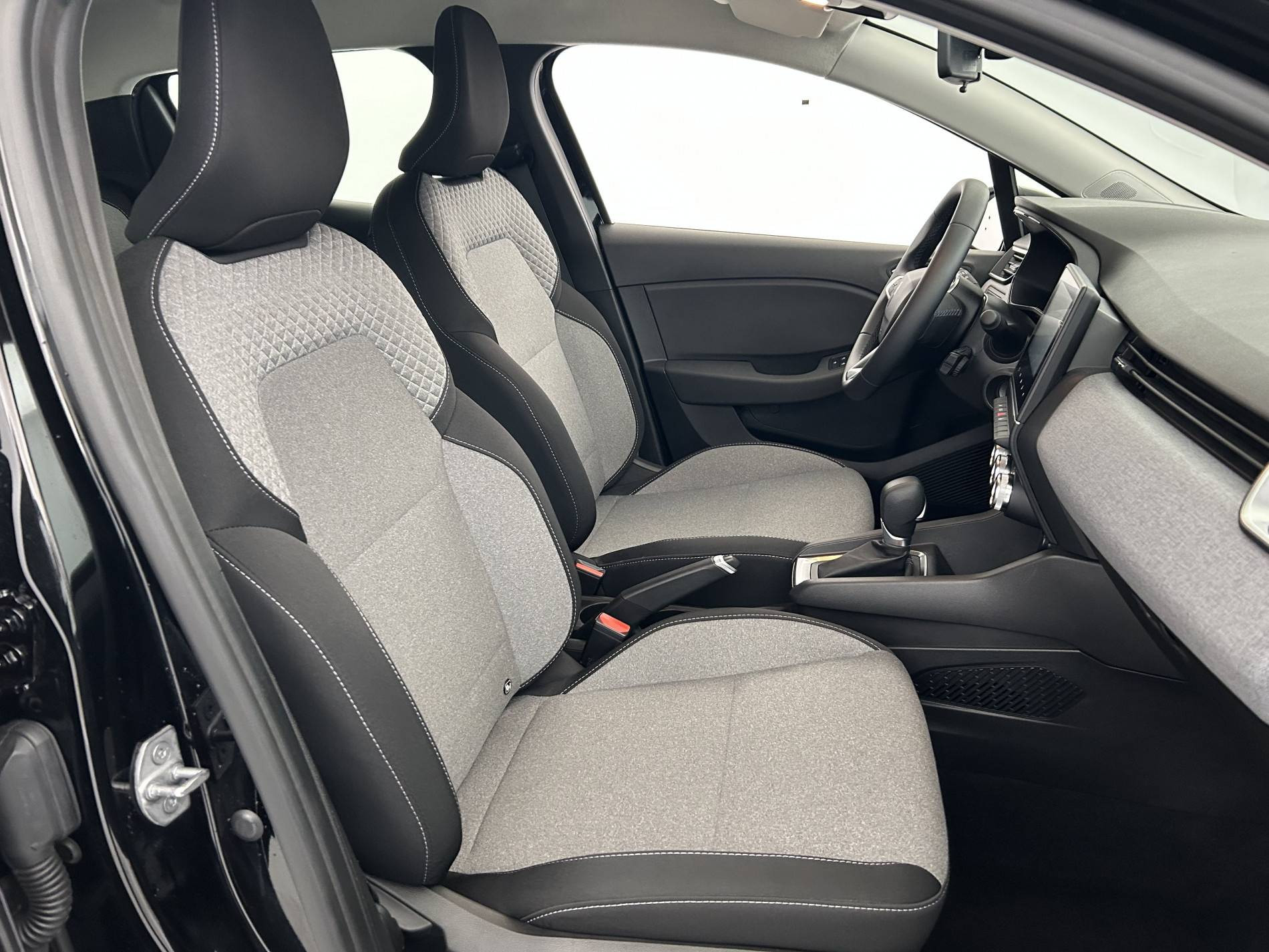 Vente en ligne Renault Clio 5 Clio E-Tech full hybrid 145 ch GSR2 au prix de 20 390 €