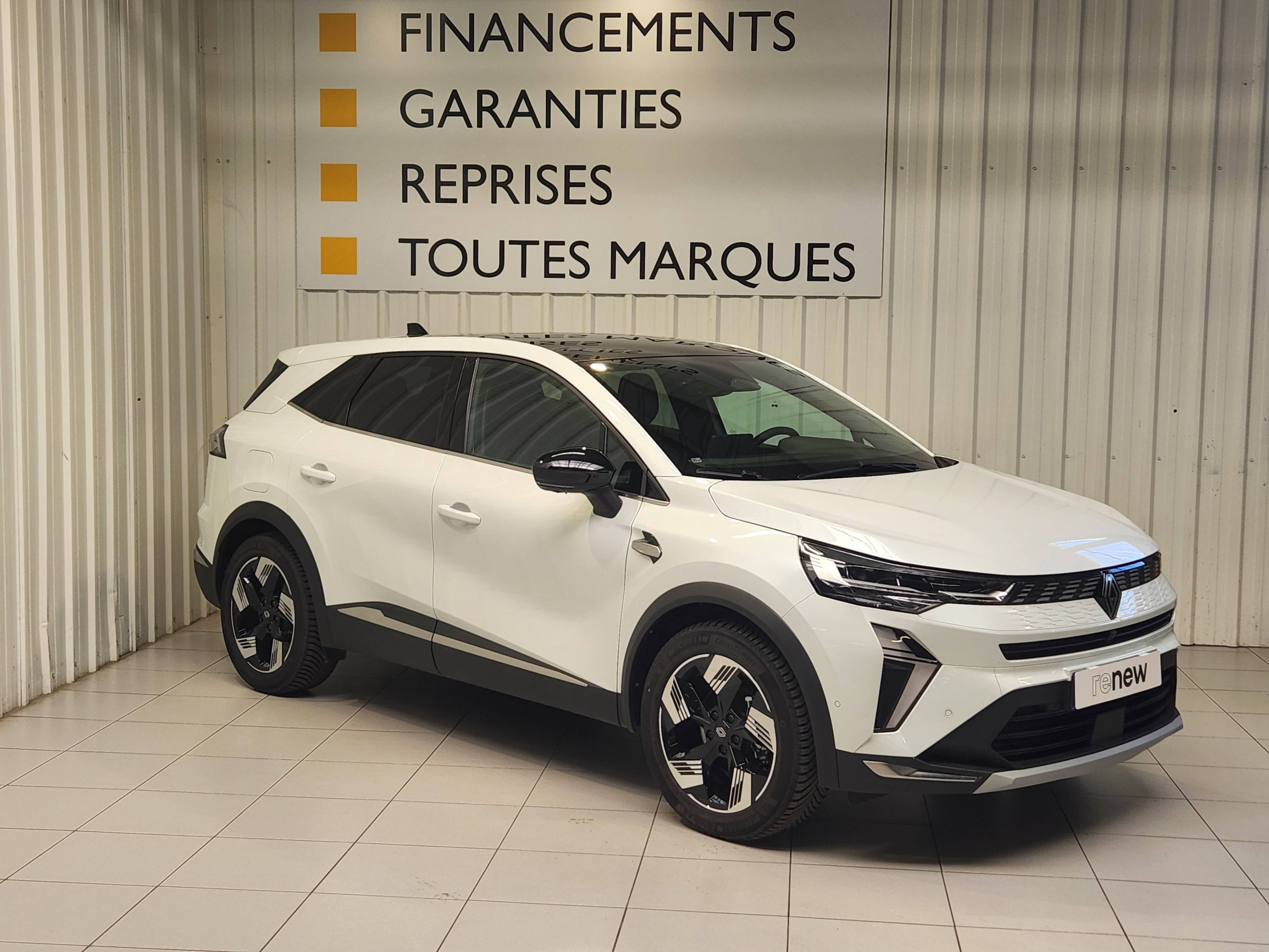 Vente en ligne Renault Symbioz  E-Tech full hybrid 145 au prix de 31 290 €
