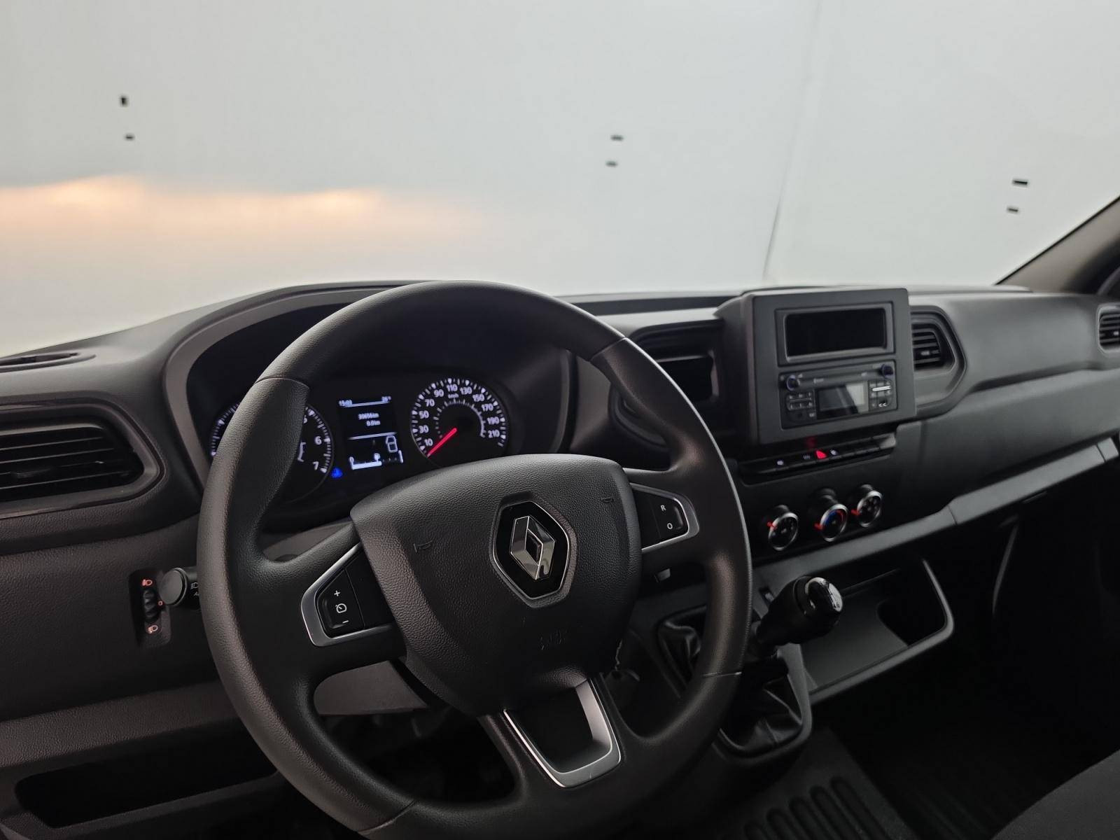Vente en ligne Renault Master Fourgon MASTER FGN TRAC F3500 L3H3 BLUE DCI 135 au prix de 25 900 €