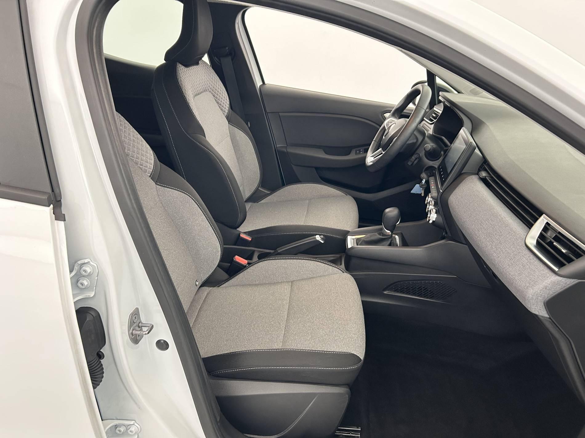 Vente en ligne Renault Clio 5 Clio E-Tech full hybrid 145 au prix de 18 290 €